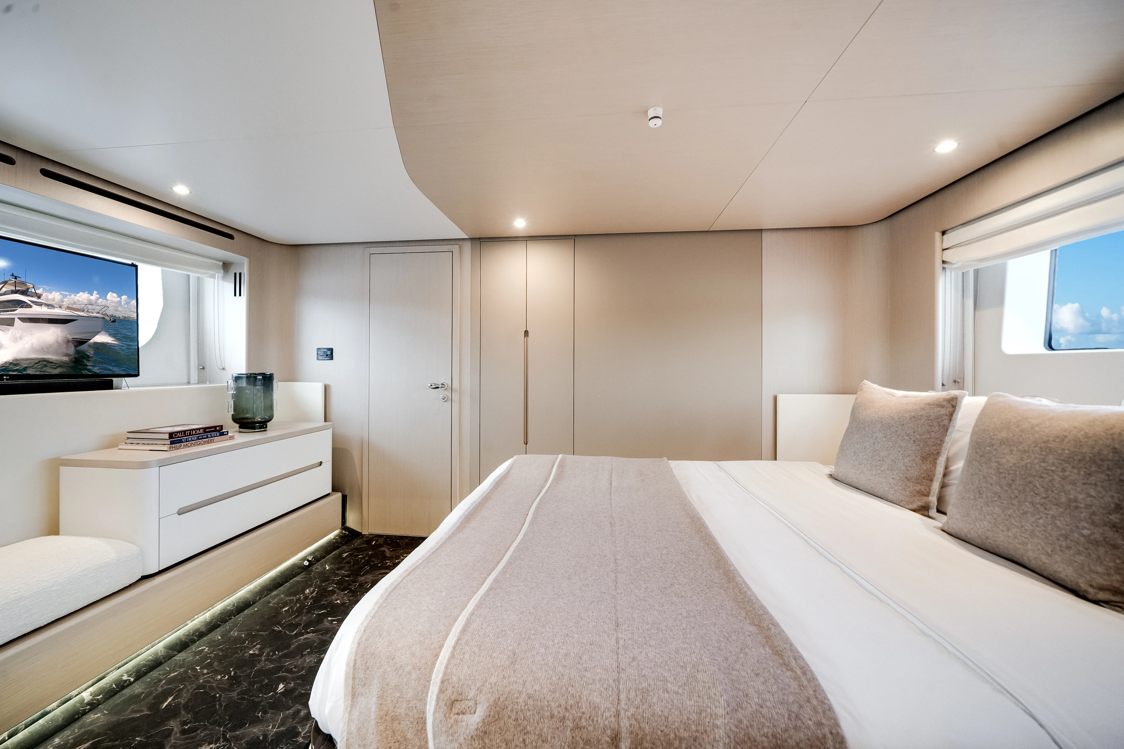 2026 Azimut Fly 68 Image Thumbnail #49