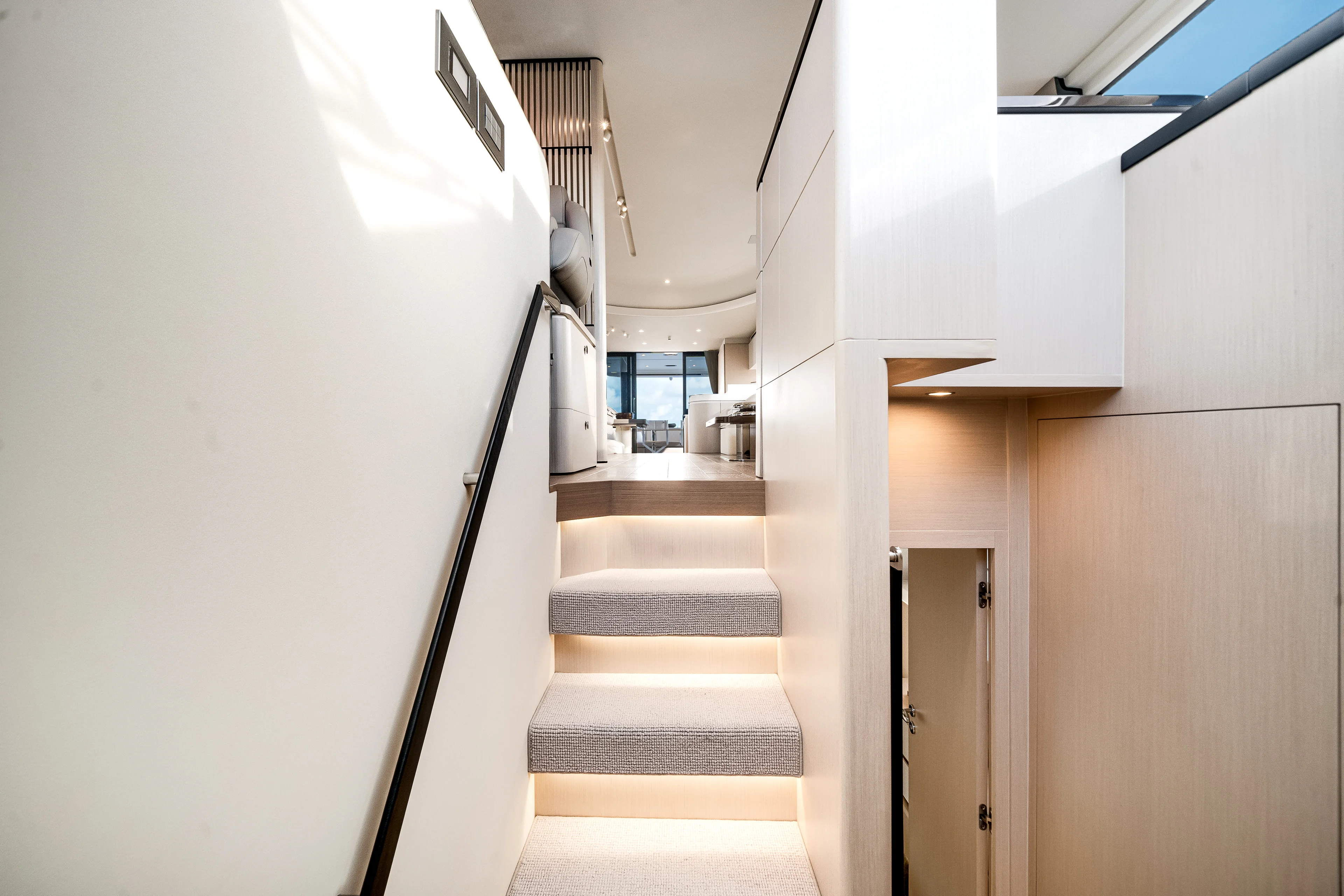 2026 Azimut Fly 68 Image Thumbnail #54