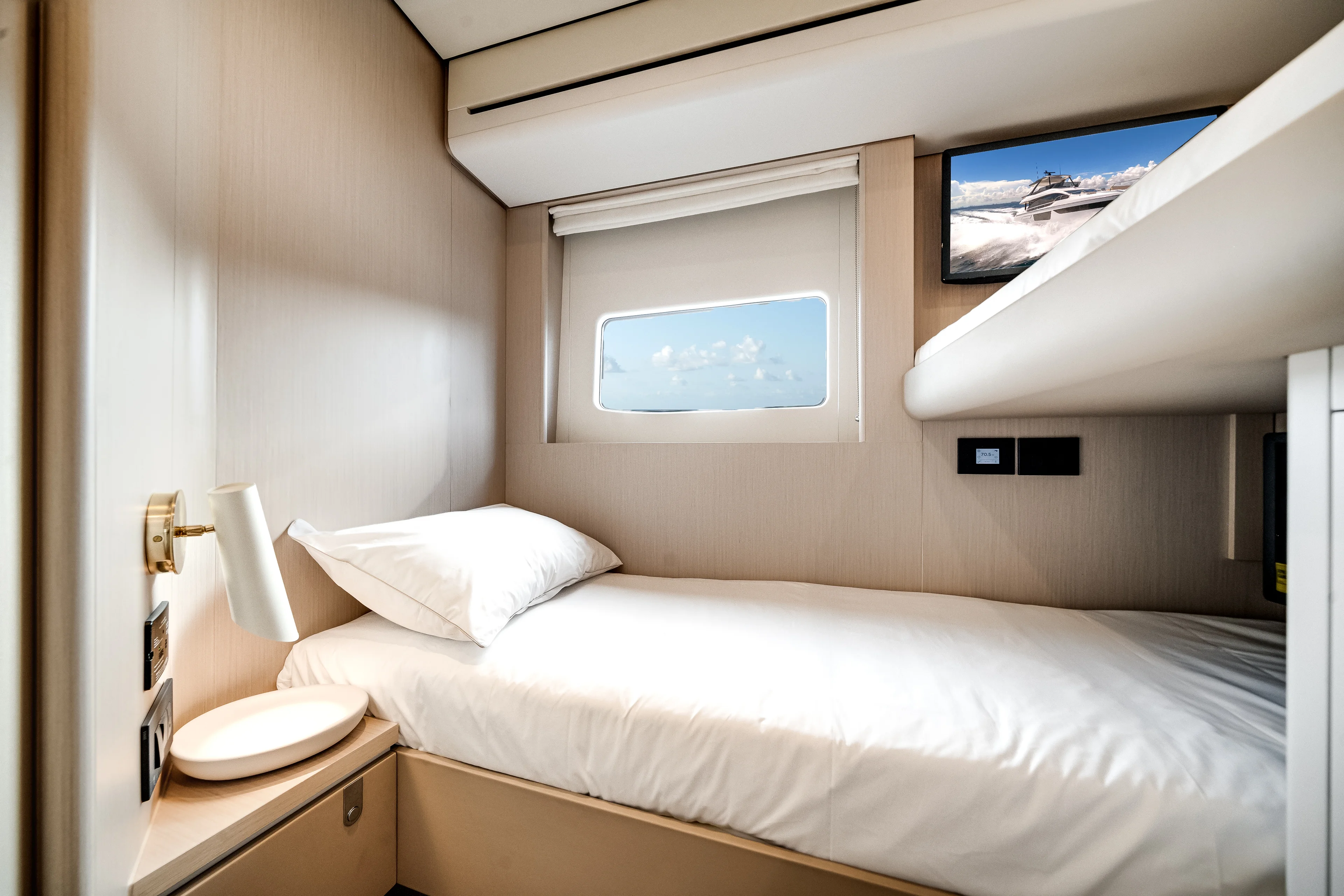 2026 Azimut Fly 68 Image Thumbnail #66