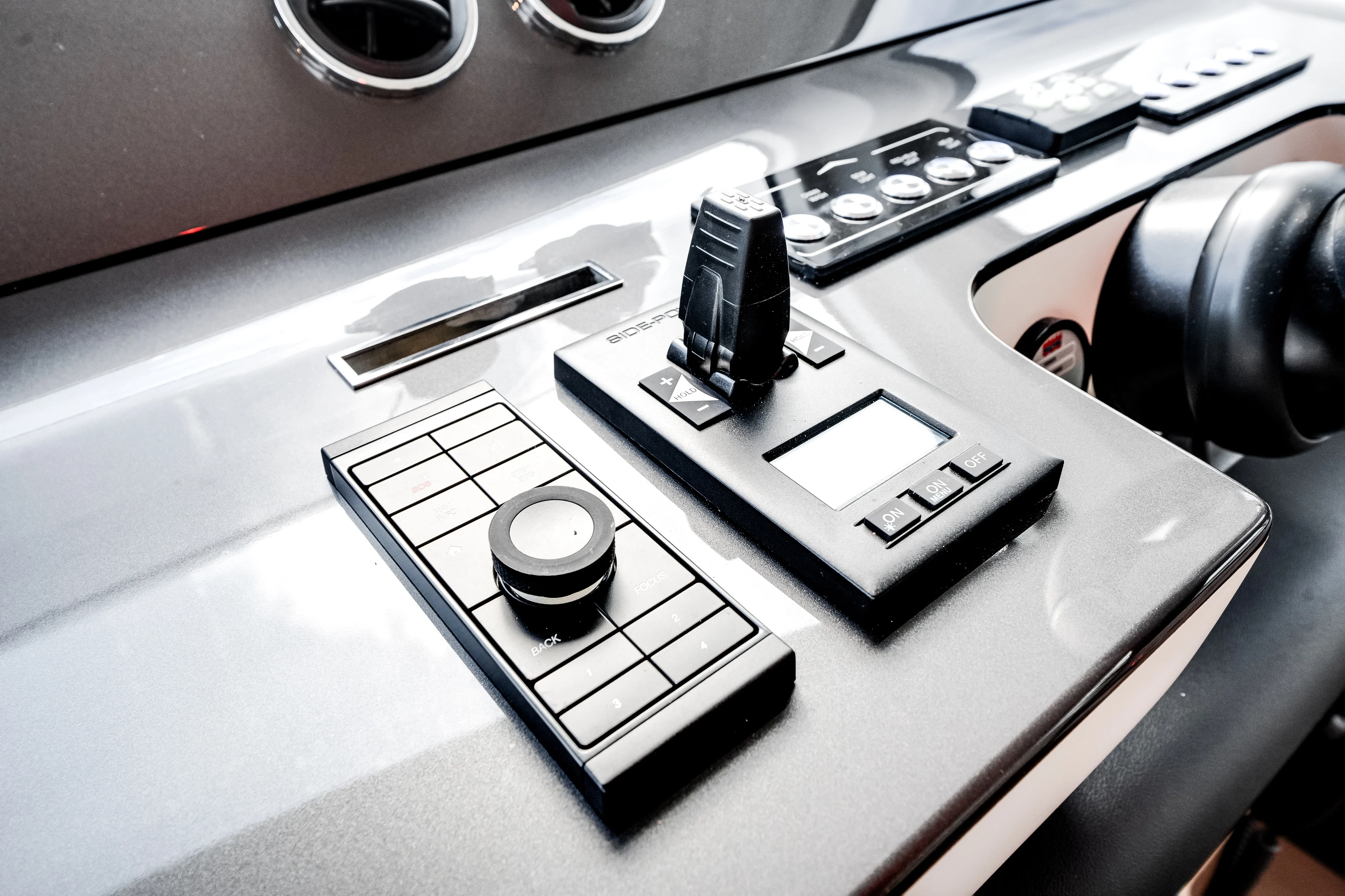 2026 Azimut Fly 68 Image Thumbnail #40