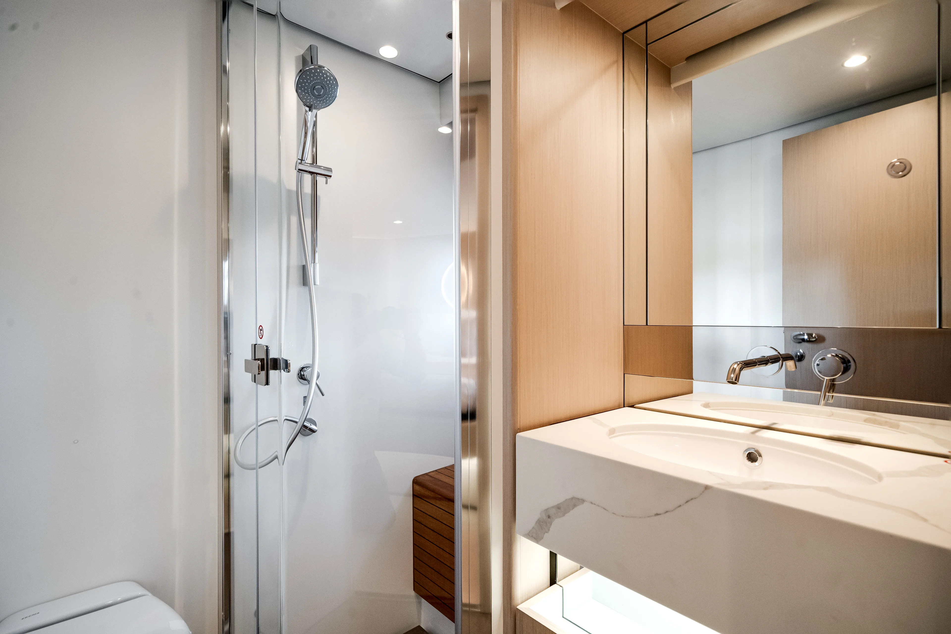 2026 Azimut Fly 68 Image Thumbnail #61