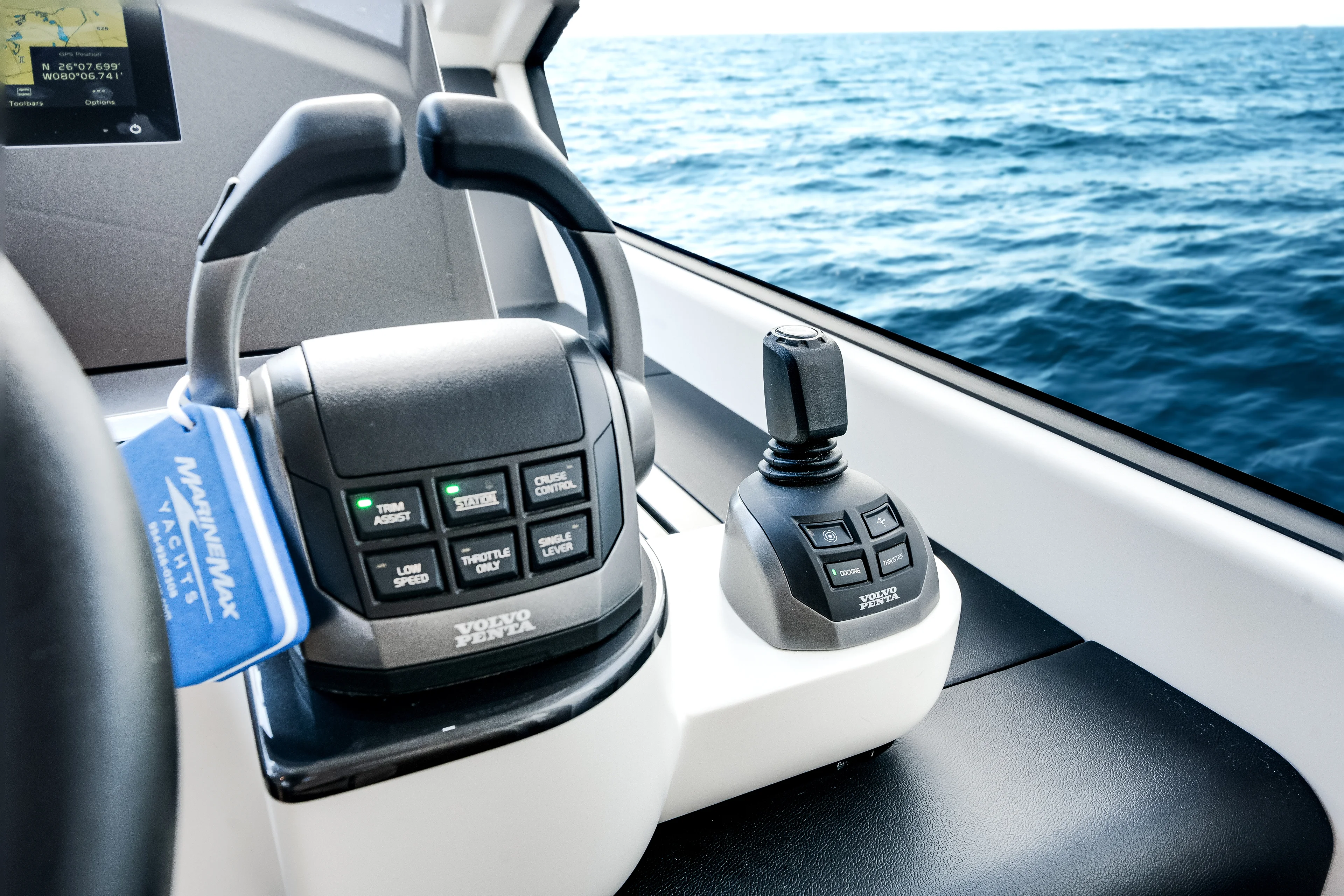 2026 Azimut Fly 68 Image Thumbnail #39