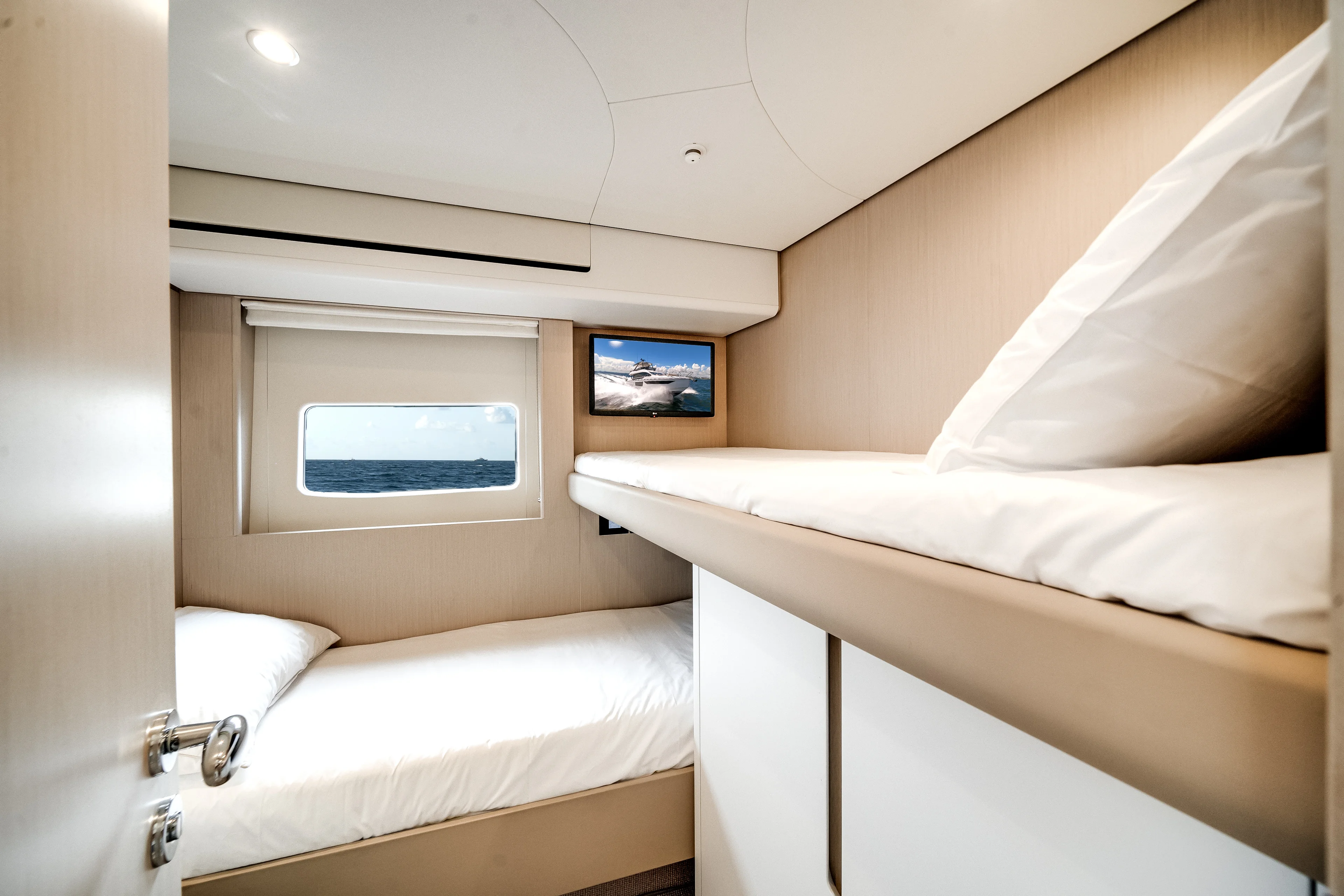 2026 Azimut Fly 68 Image Thumbnail #67