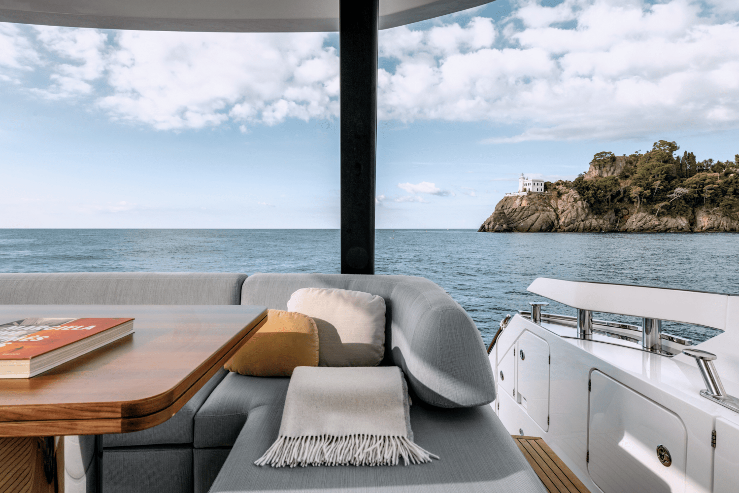 2026 Azimut Fly 63 Image Thumbnail #11