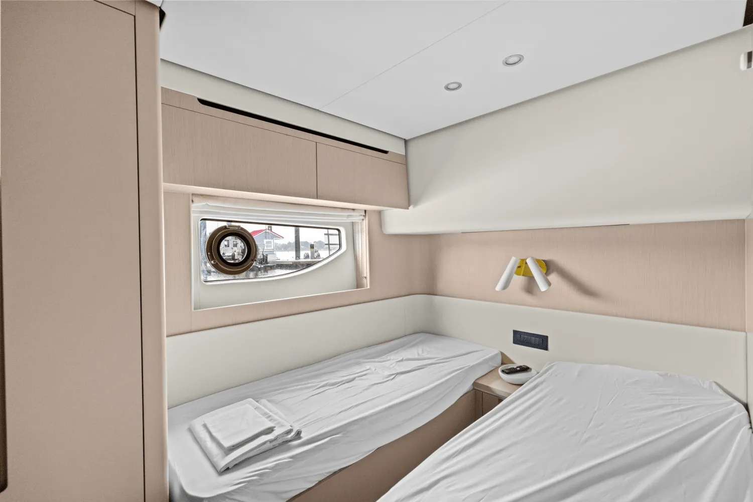 2026 Azimut Fly 68 Image Thumbnail #35