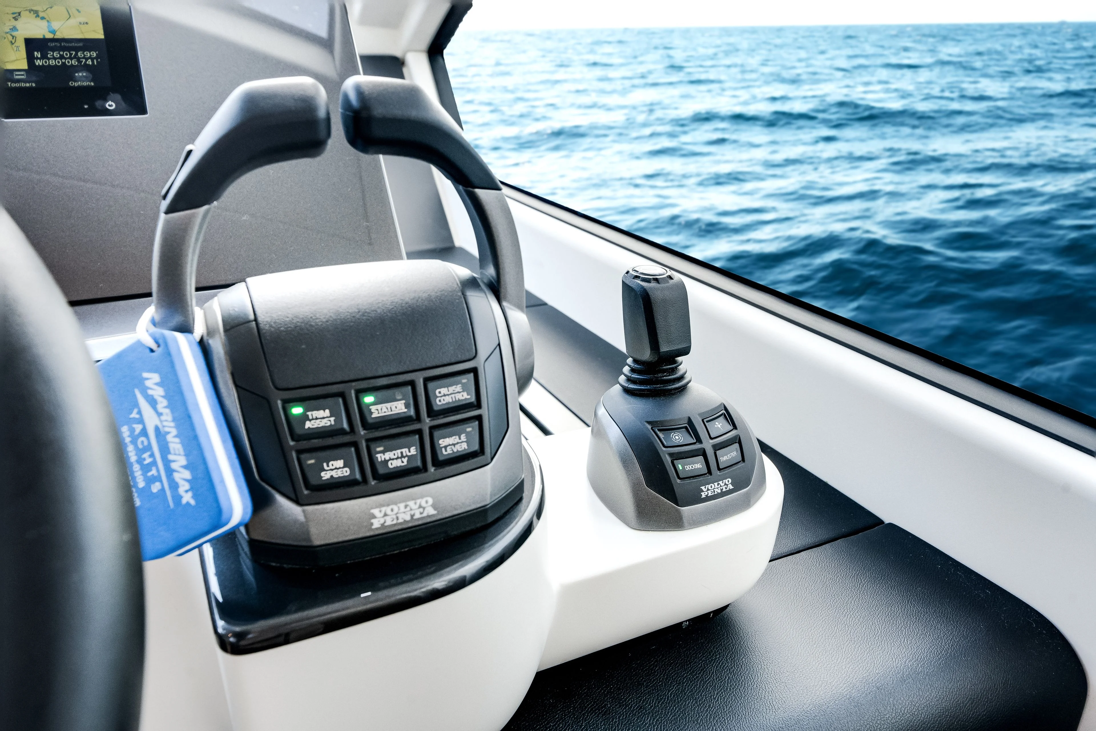 2026 Azimut Fly 68 Image Thumbnail #24