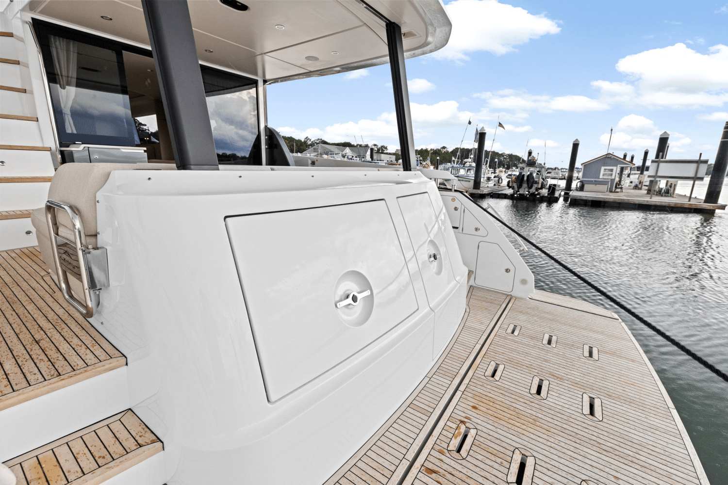 2026 Azimut Fly 68 Image Thumbnail #6