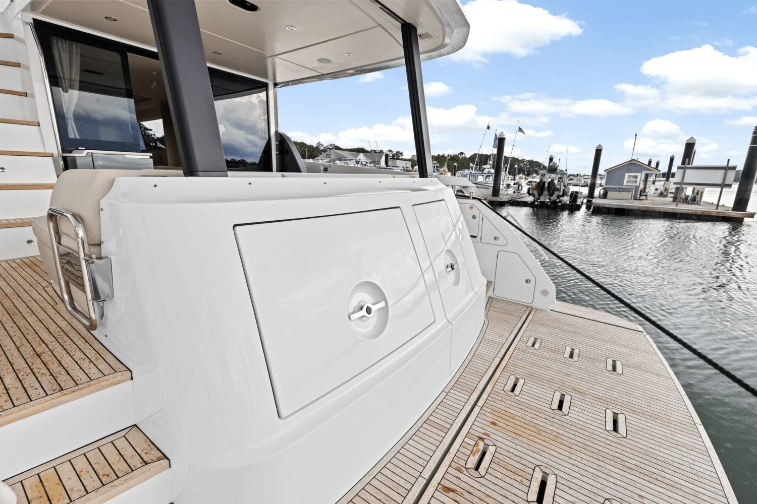 2026 Azimut Fly 68 Image Thumbnail #6