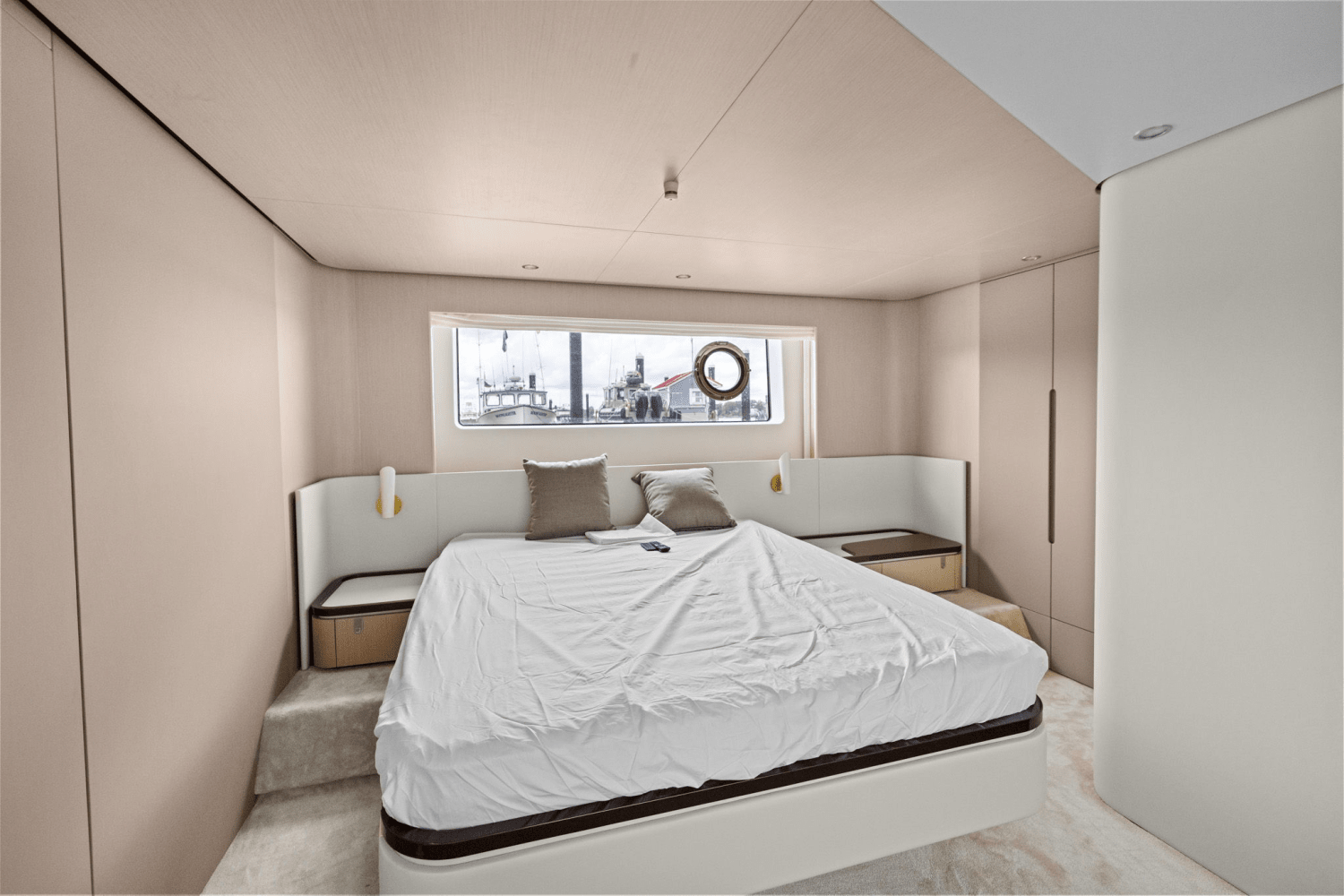 2026 Azimut Fly 68 Image Thumbnail #44