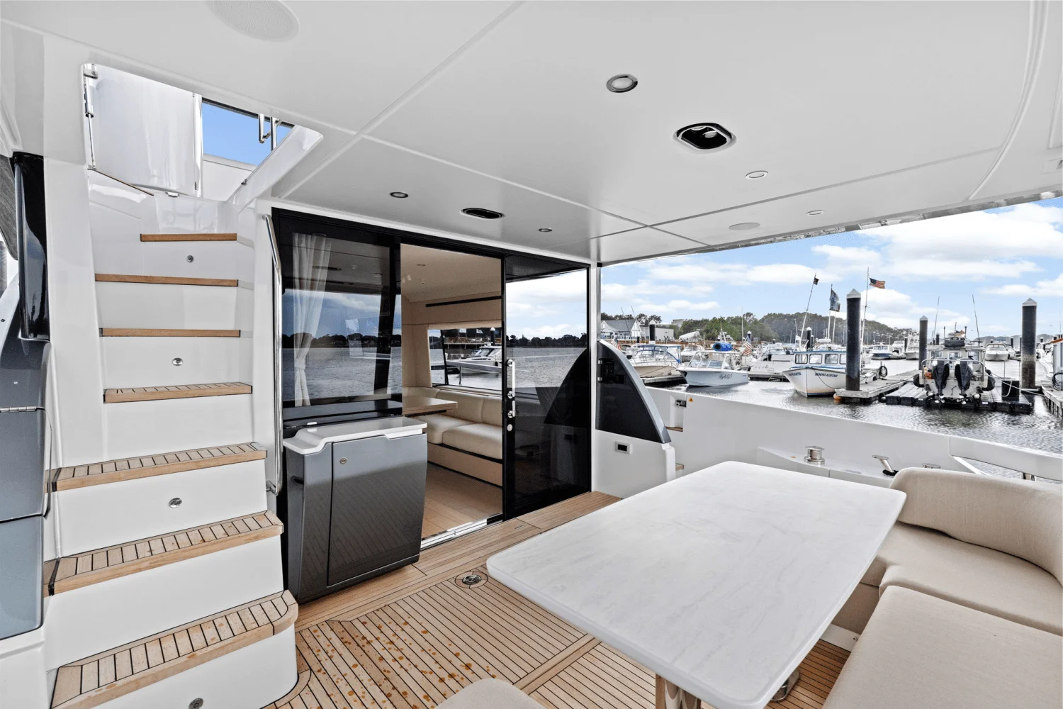 2026 Azimut Fly 68 Image Thumbnail #7