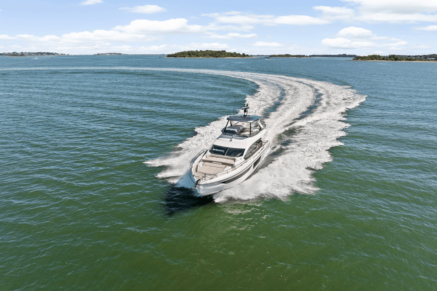 2026 Azimut Fly 68 Image Thumbnail #4