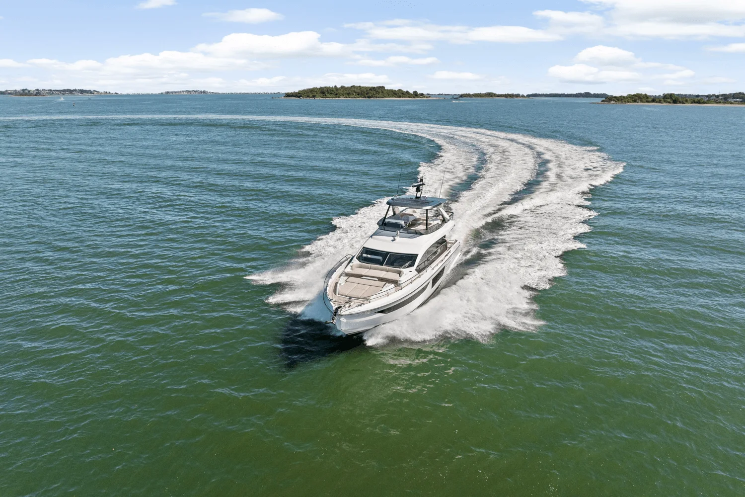 2026 Azimut Fly 68 Image Thumbnail #4