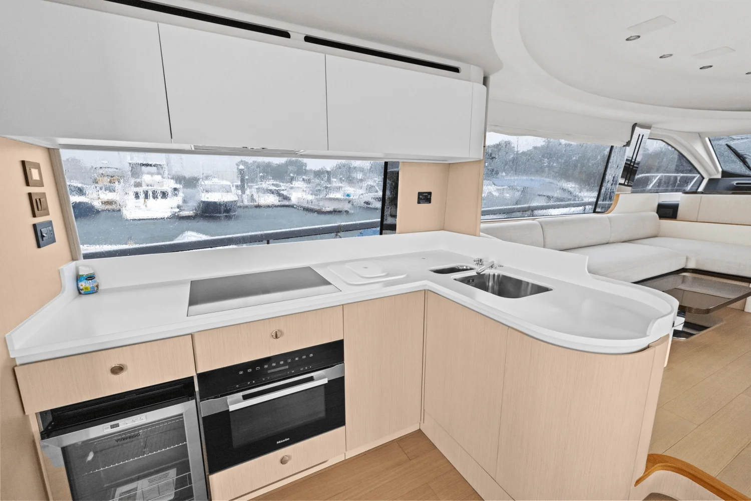 2026 Azimut Fly 68 Image Thumbnail #16