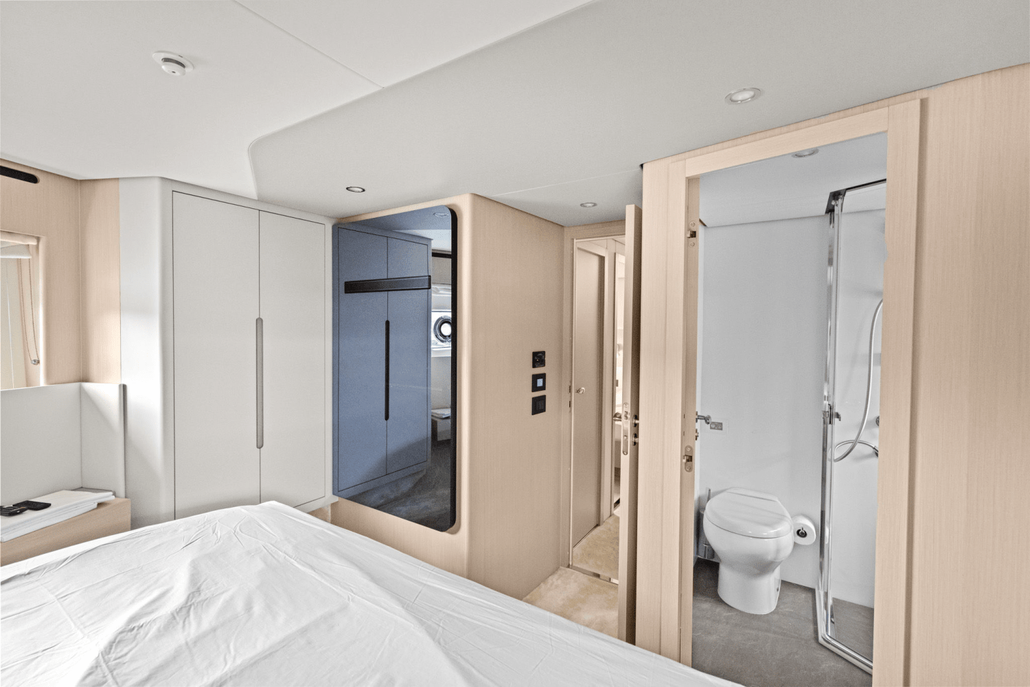 2026 Azimut Fly 68 Image Thumbnail #32