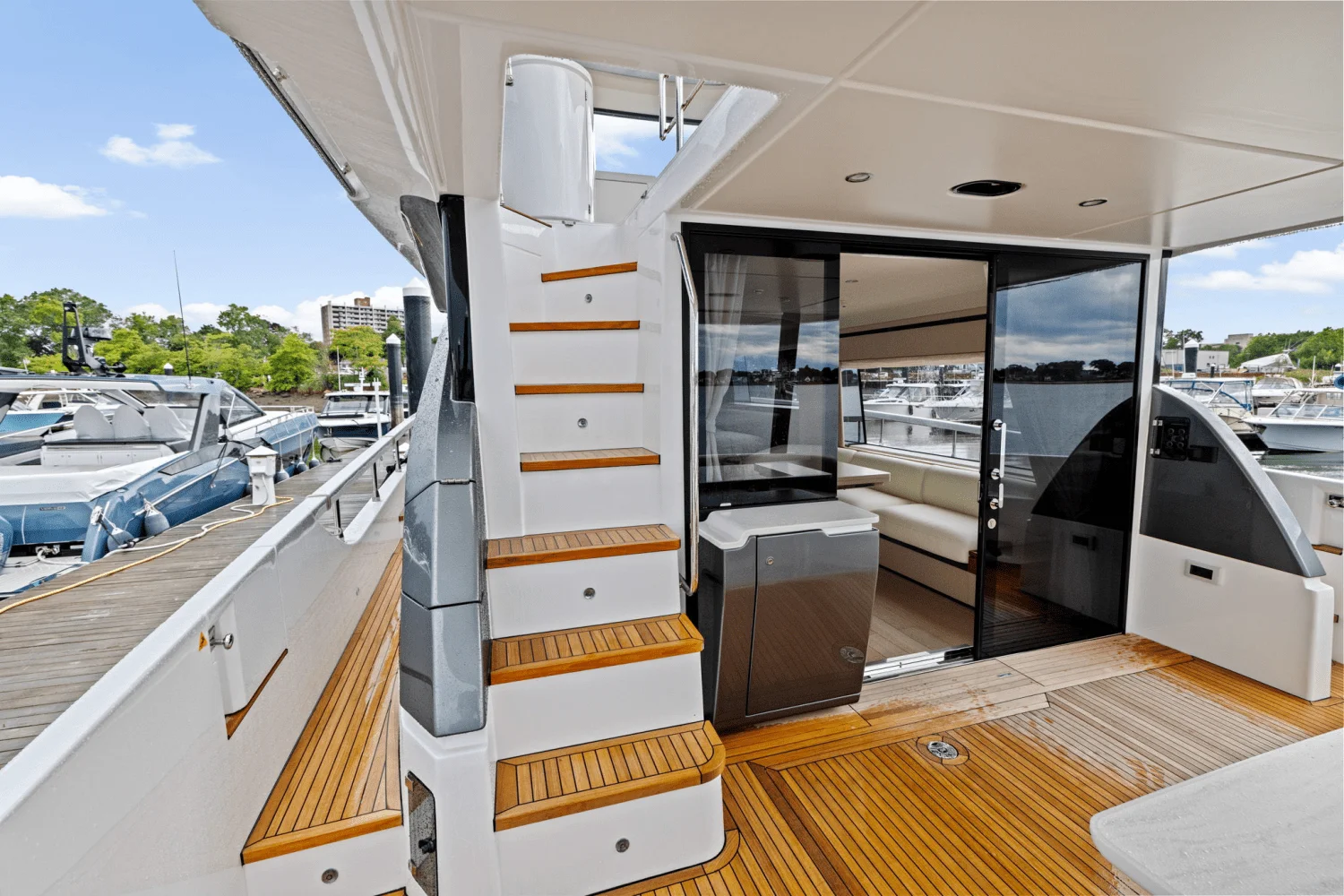 2026 Azimut Fly 68 Image Thumbnail #47