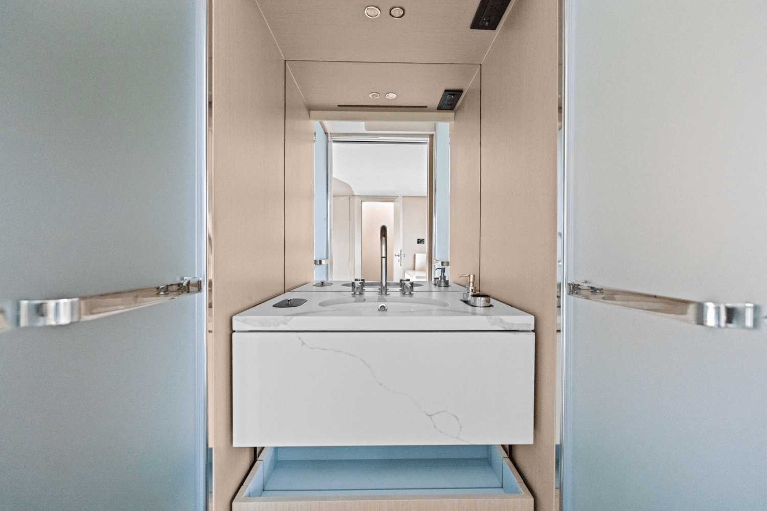 2026 Azimut Fly 68 Image Thumbnail #48