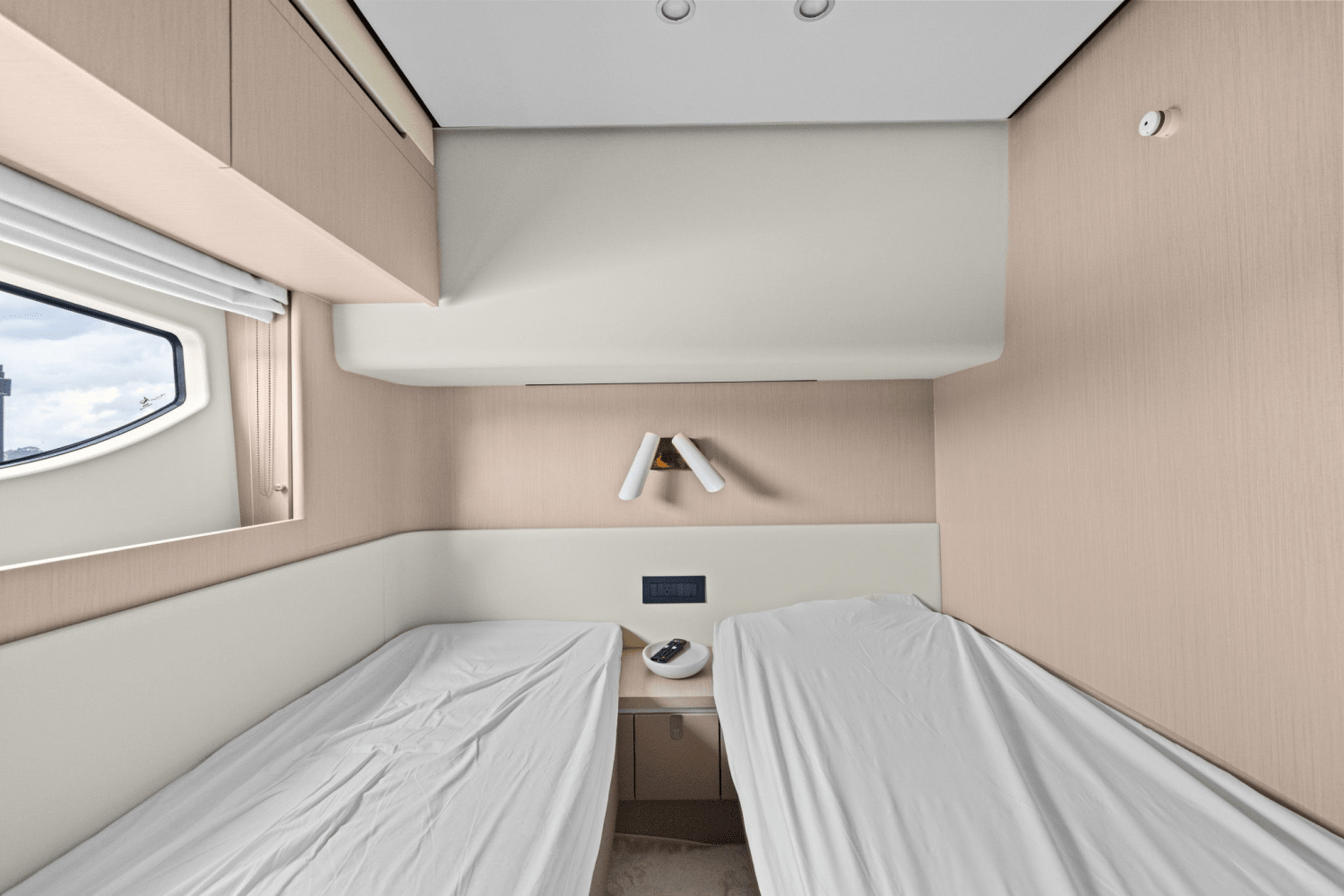 2026 Azimut Fly 68 Image Thumbnail #36