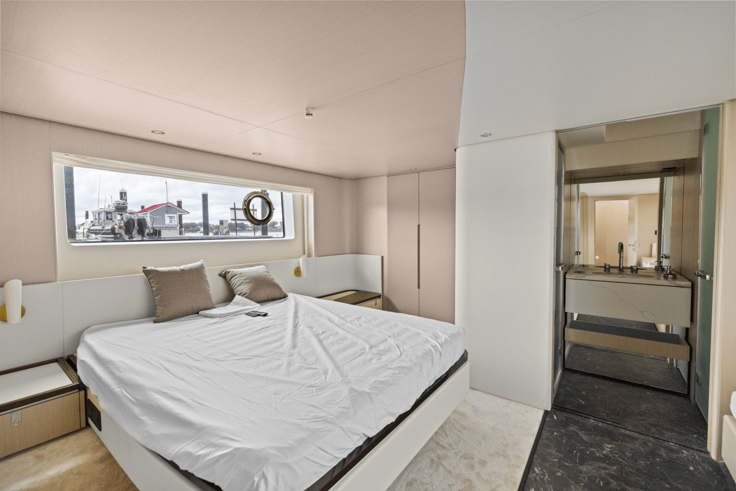 2026 Azimut Fly 68 Image Thumbnail #45