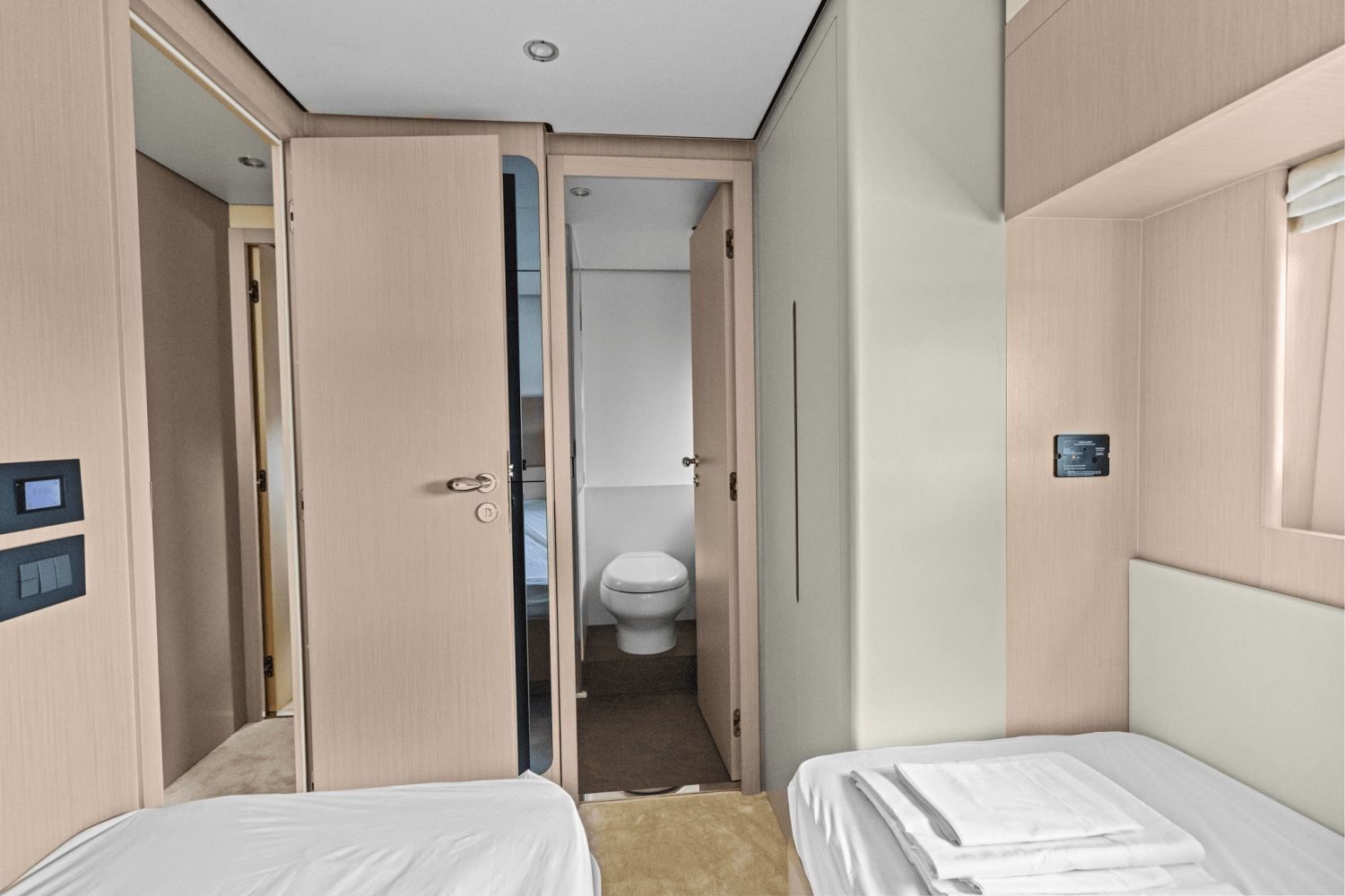 2026 Azimut Fly 68 Image Thumbnail #37