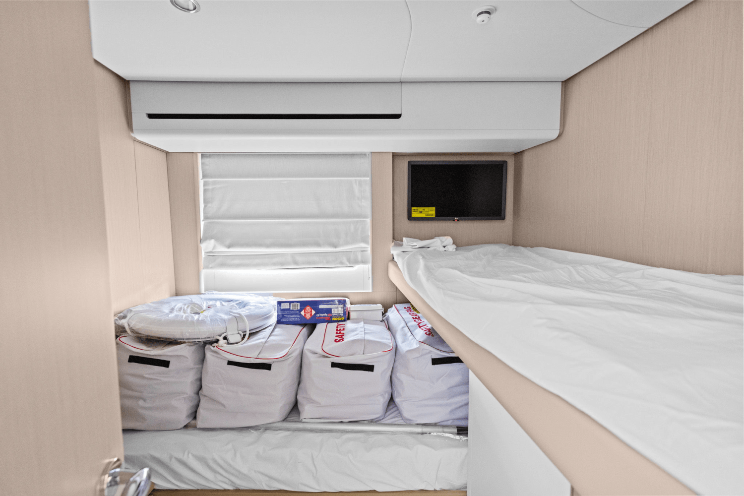 2026 Azimut Fly 68 Image Thumbnail #41