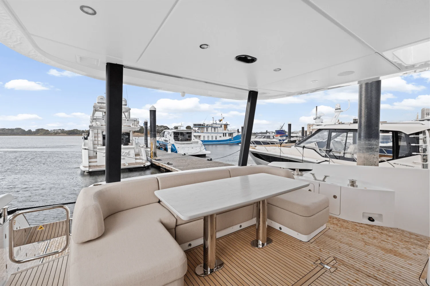 2026 Azimut Fly 68 Image Thumbnail #9