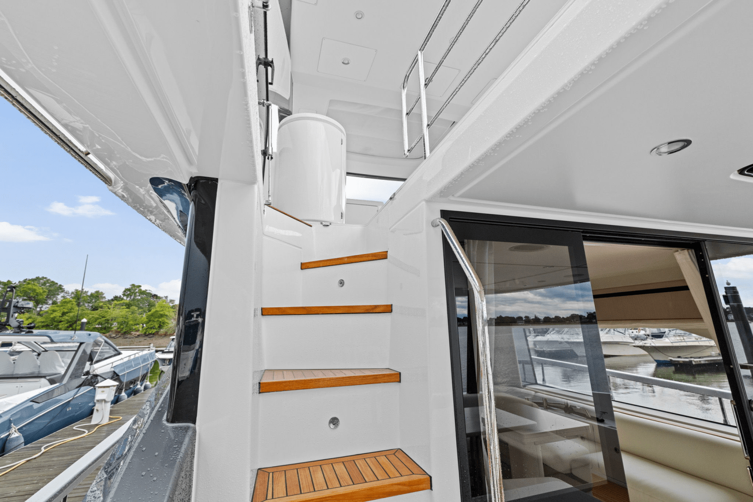 2026 Azimut Fly 68 Image Thumbnail #58