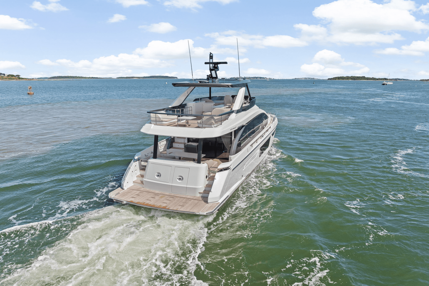 2026 Azimut Fly 68 Image Thumbnail #3