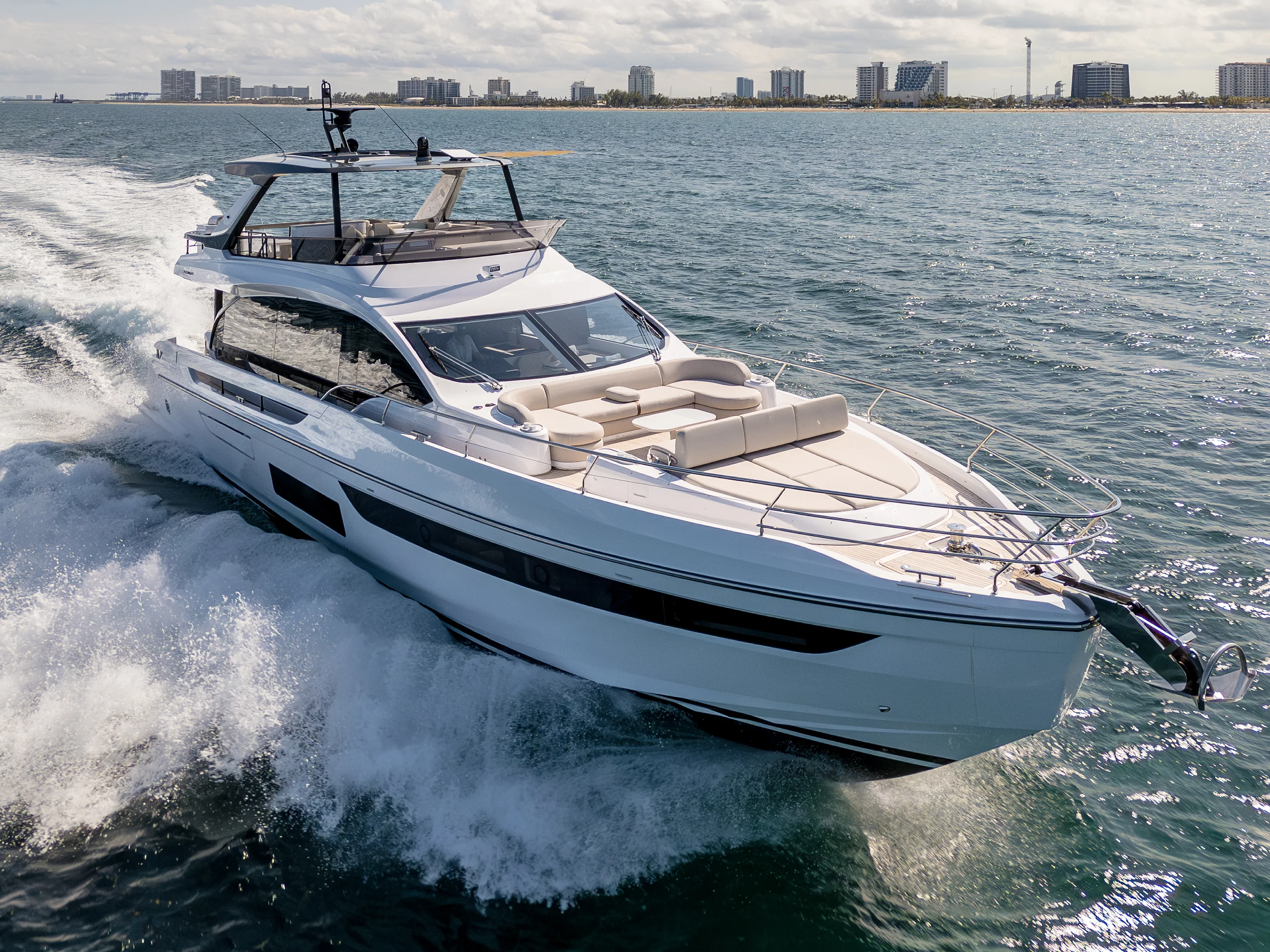 2026 Azimut
                                                             Fly 72 Image Thumbnail #3