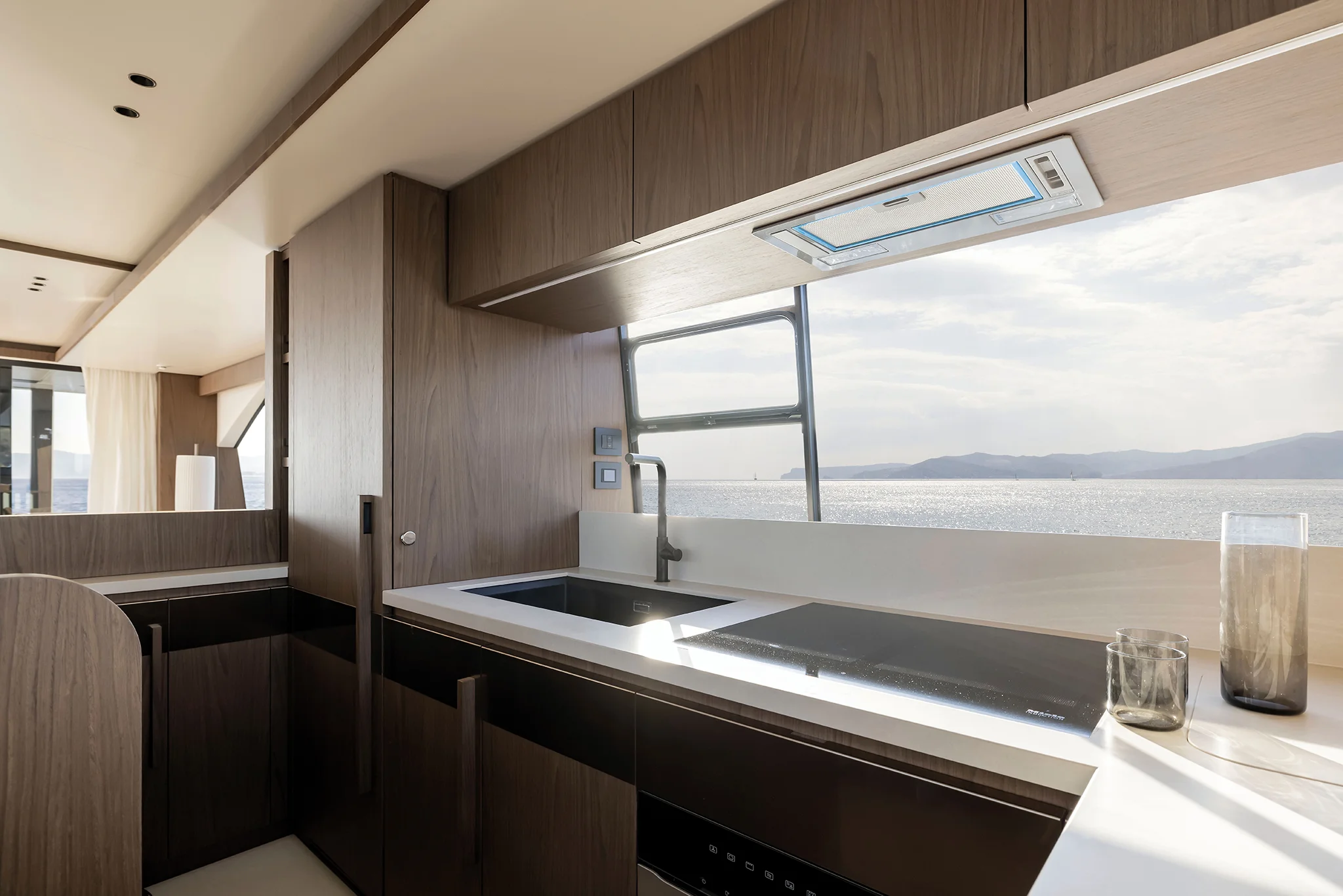 2026 Azimut Fly 72 Image Thumbnail #37