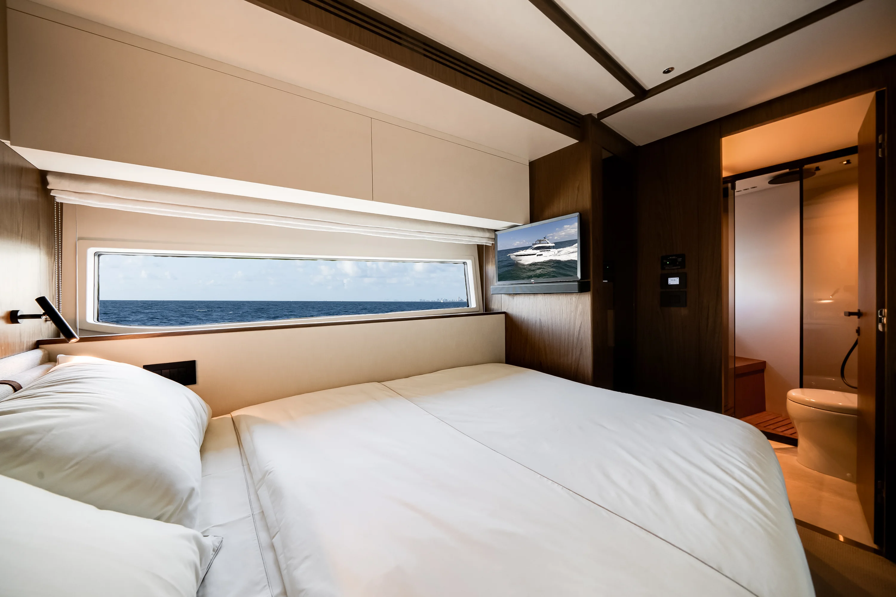 2026 Azimut
                                                             Fly 72 Image Thumbnail #14