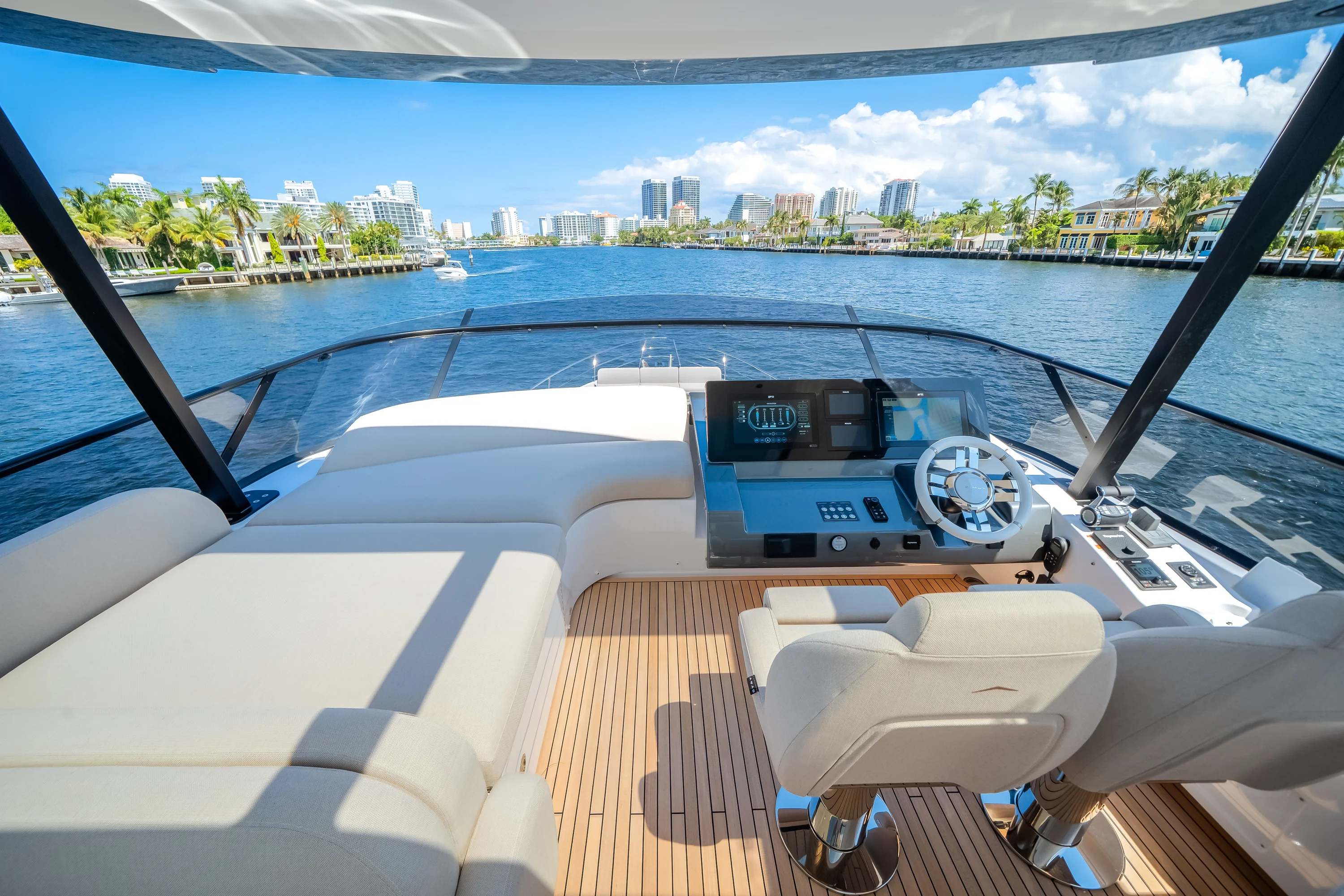 2026 Azimut
                                                             Fly 72 Image Thumbnail #52