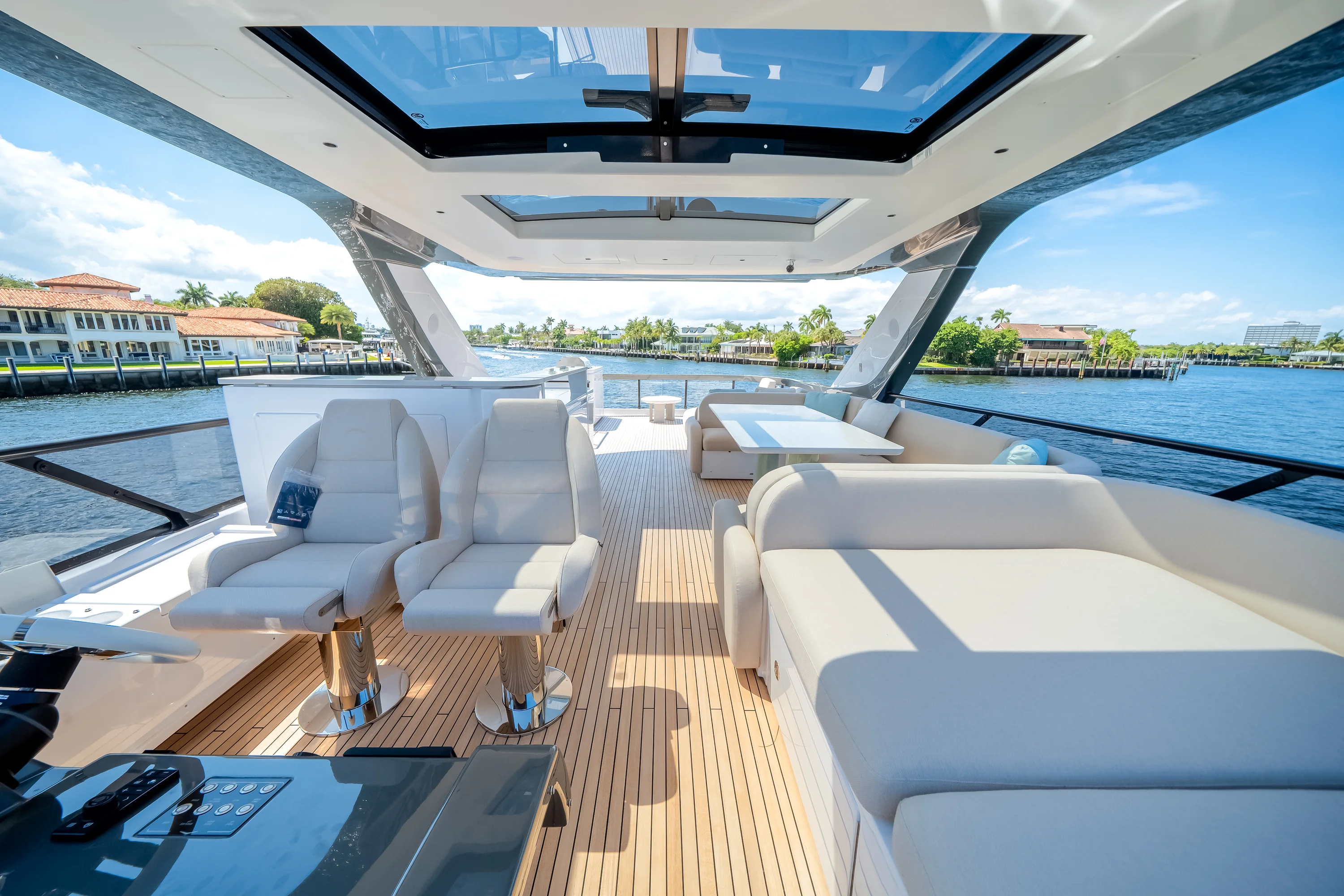 2026 Azimut
                                                             Fly 72 Image Thumbnail #55