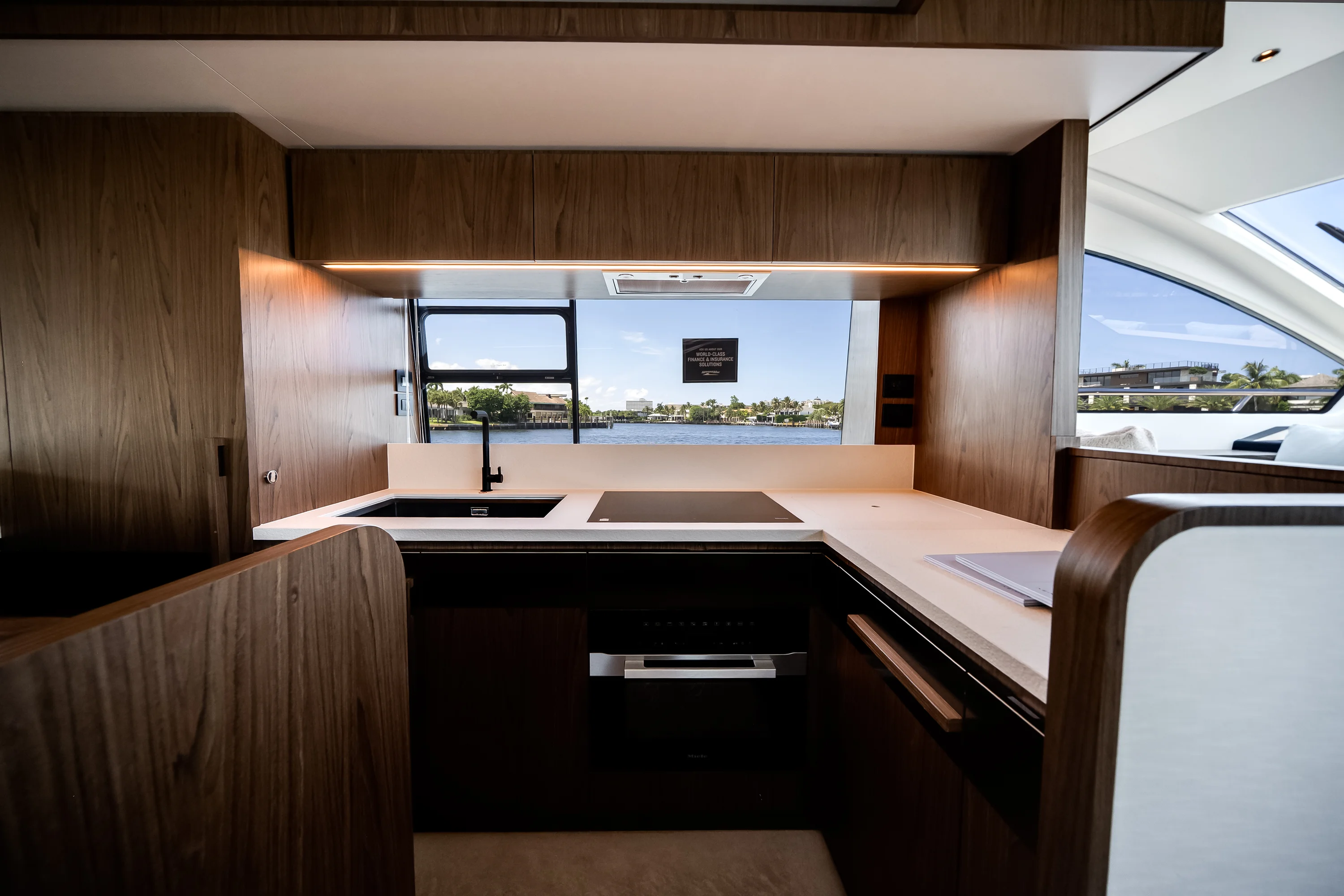 2026 Azimut
                                                             Fly 72 Image Thumbnail #36