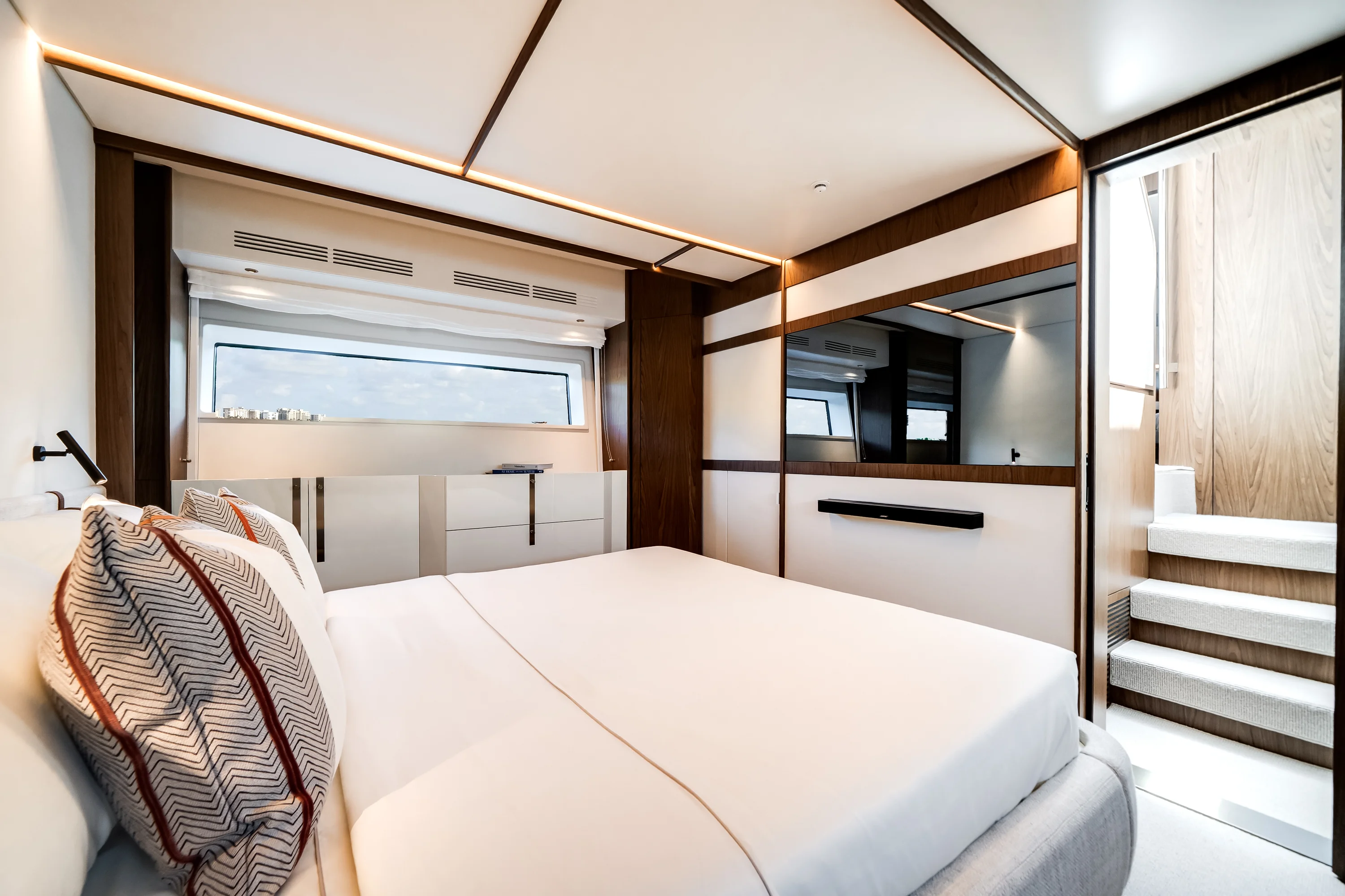 2026 Azimut
                                                             Fly 72 Image Thumbnail #26