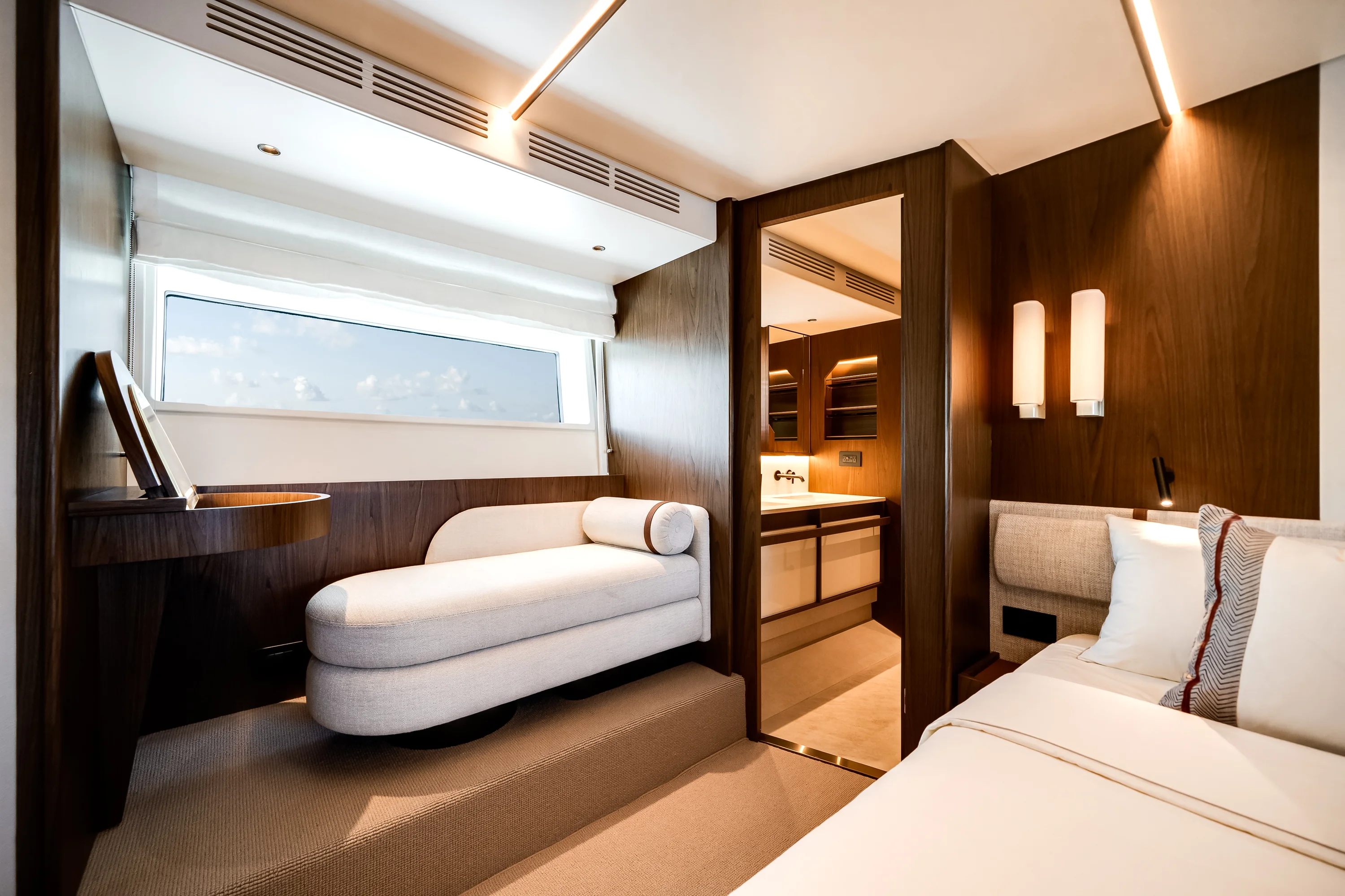 2026 Azimut
                                                             Fly 72 Image Thumbnail #20