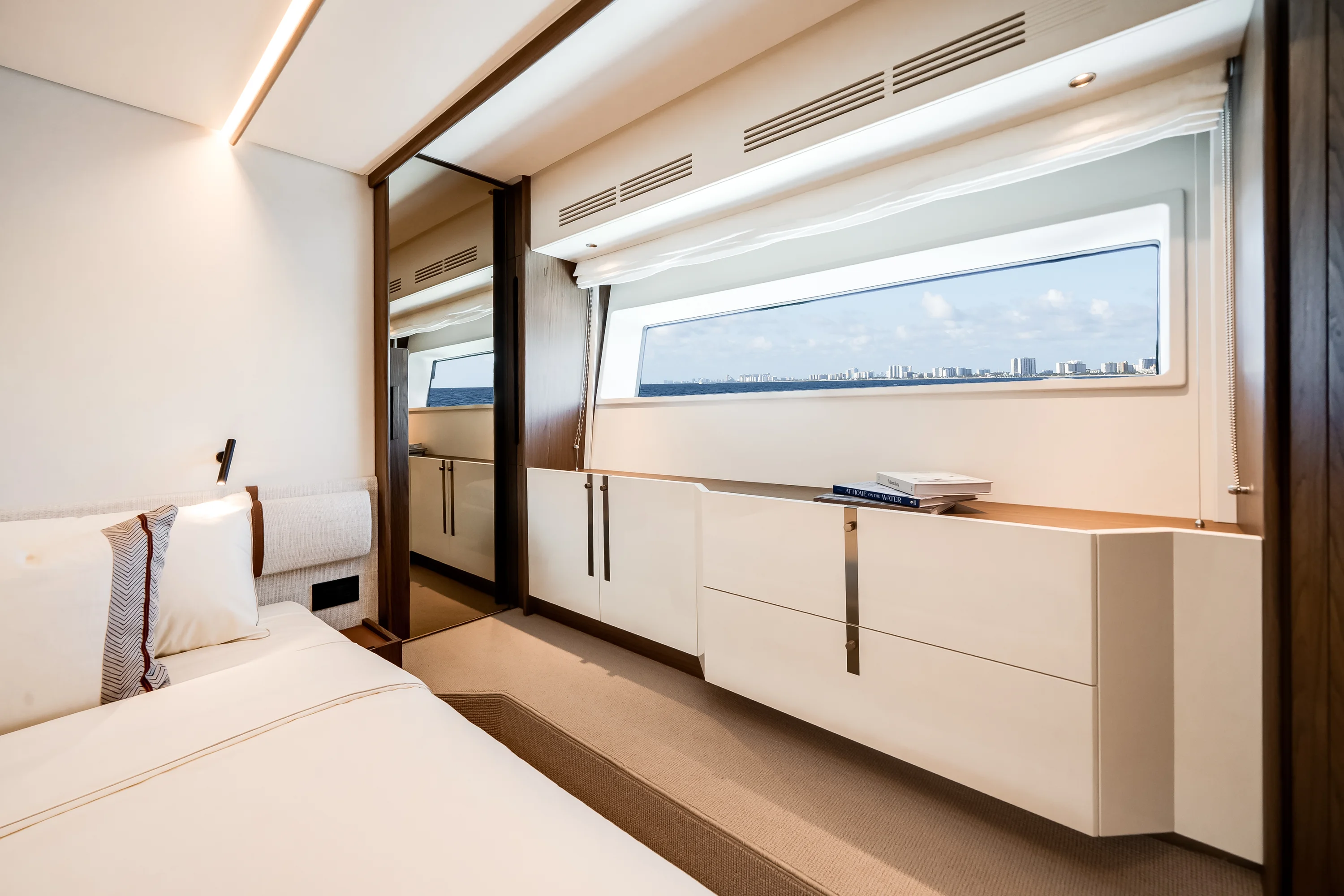 2026 Azimut
                                                             Fly 72 Image Thumbnail #21