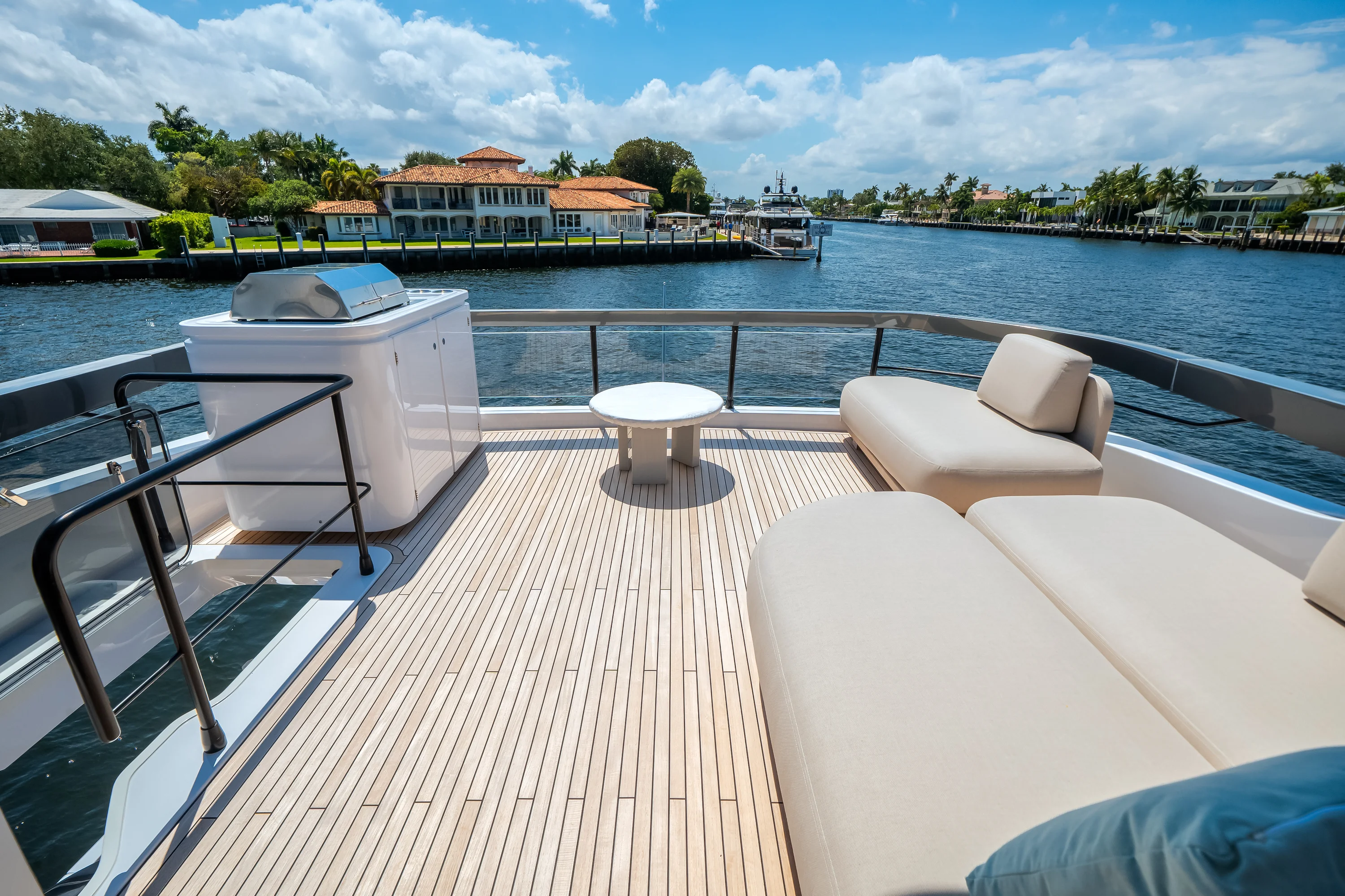 2026 Azimut
                                                             Fly 72 Image Thumbnail #46