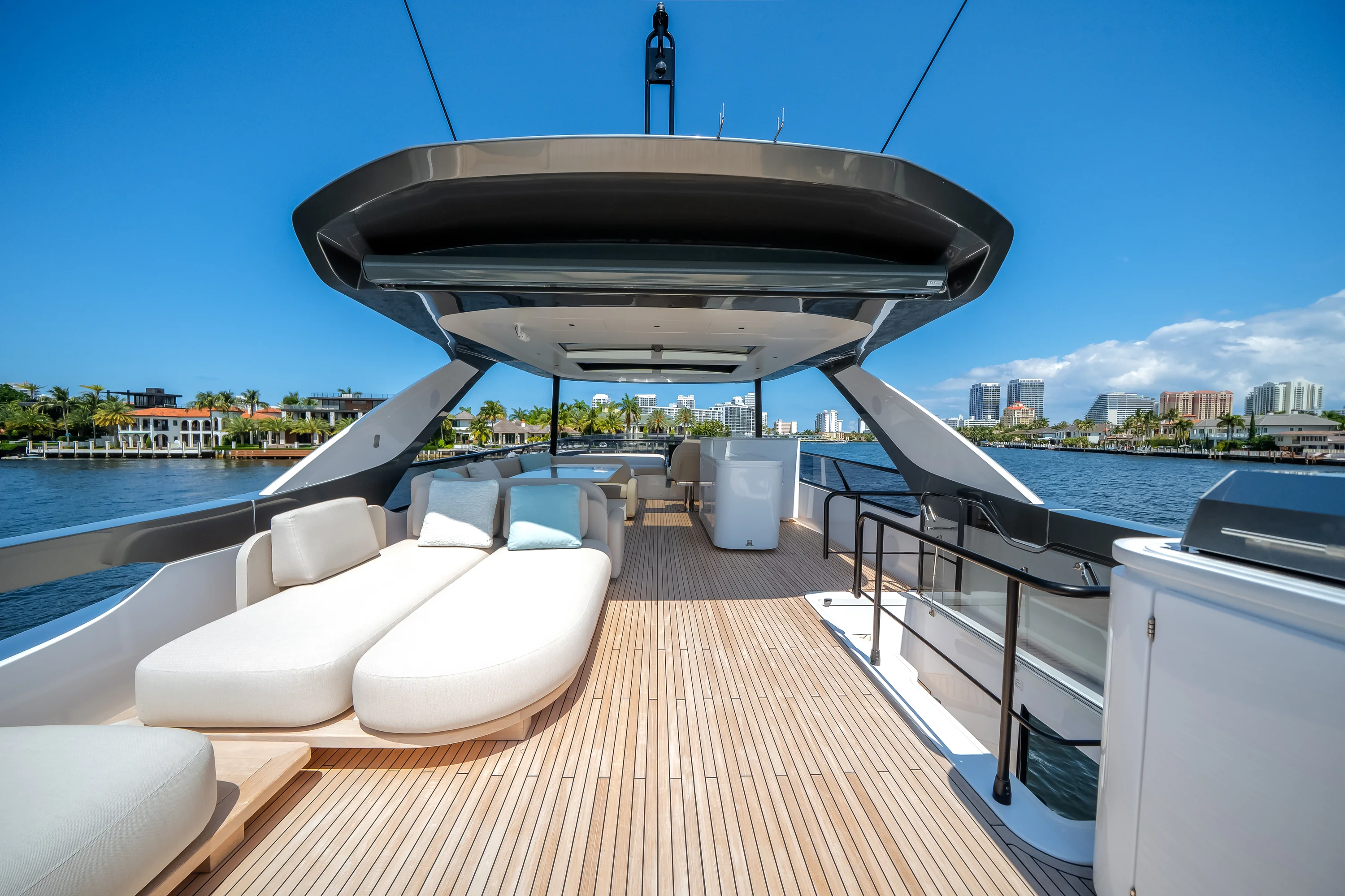 2026 Azimut
                                                             Fly 72 Image Thumbnail #44
