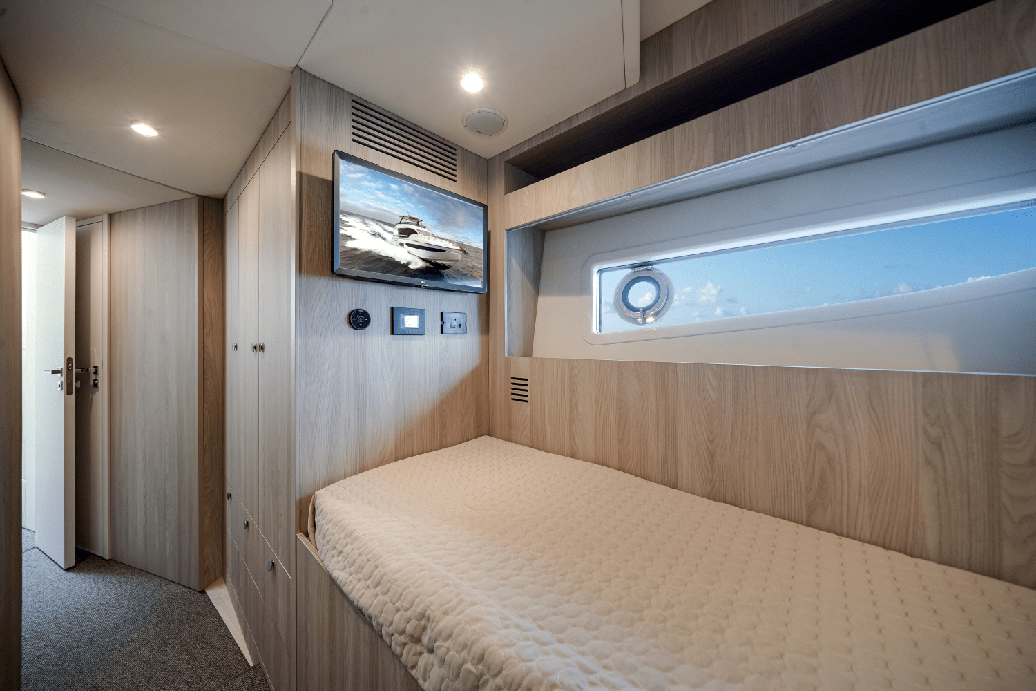 2026 Azimut Fly 78 Image Thumbnail #77