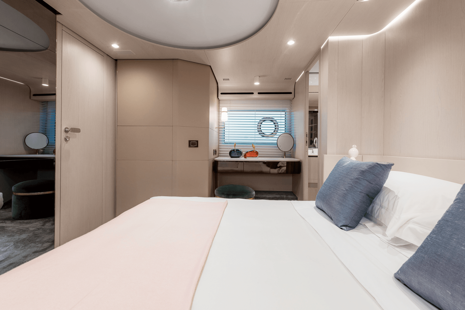 2026 Azimut
                                                             AZ78-FLY Image Thumbnail #17