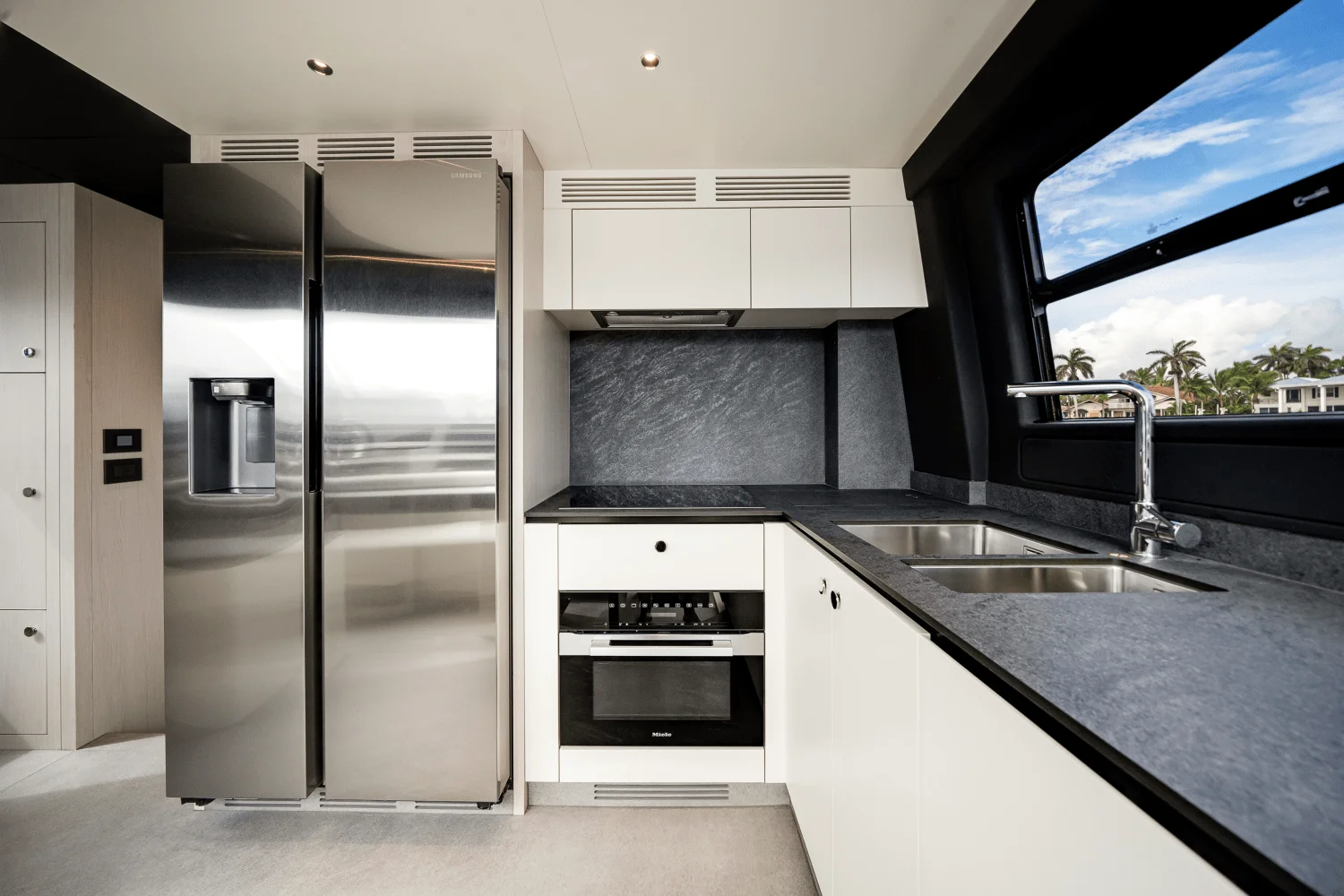 2026 Azimut Fly 78 Image Thumbnail #71