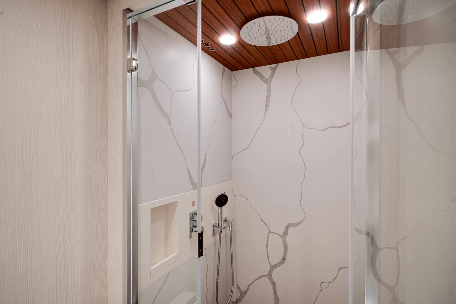 2026 Azimut Fly 78 Image Thumbnail #48