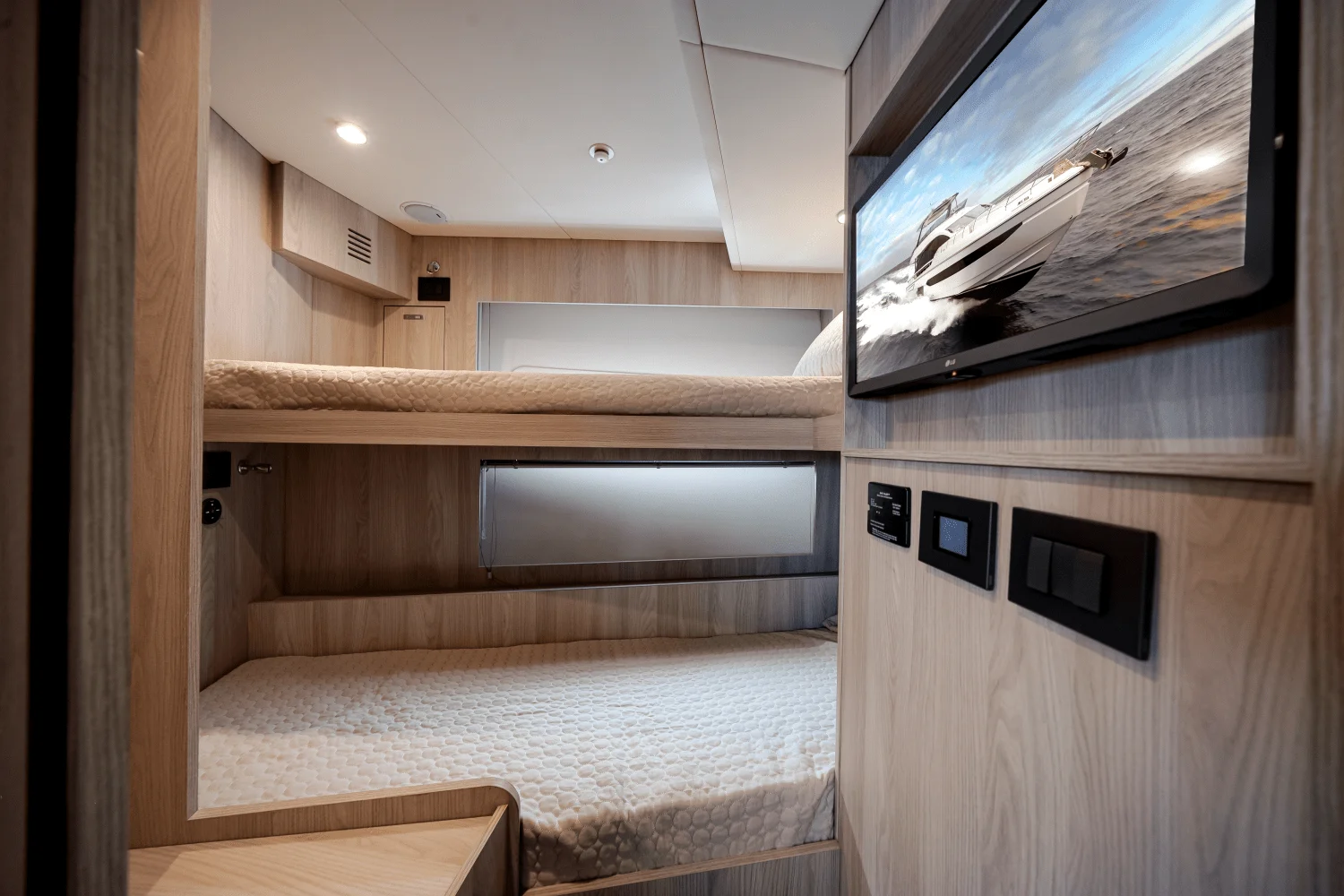 2026 Azimut Fly 78 Image Thumbnail #75