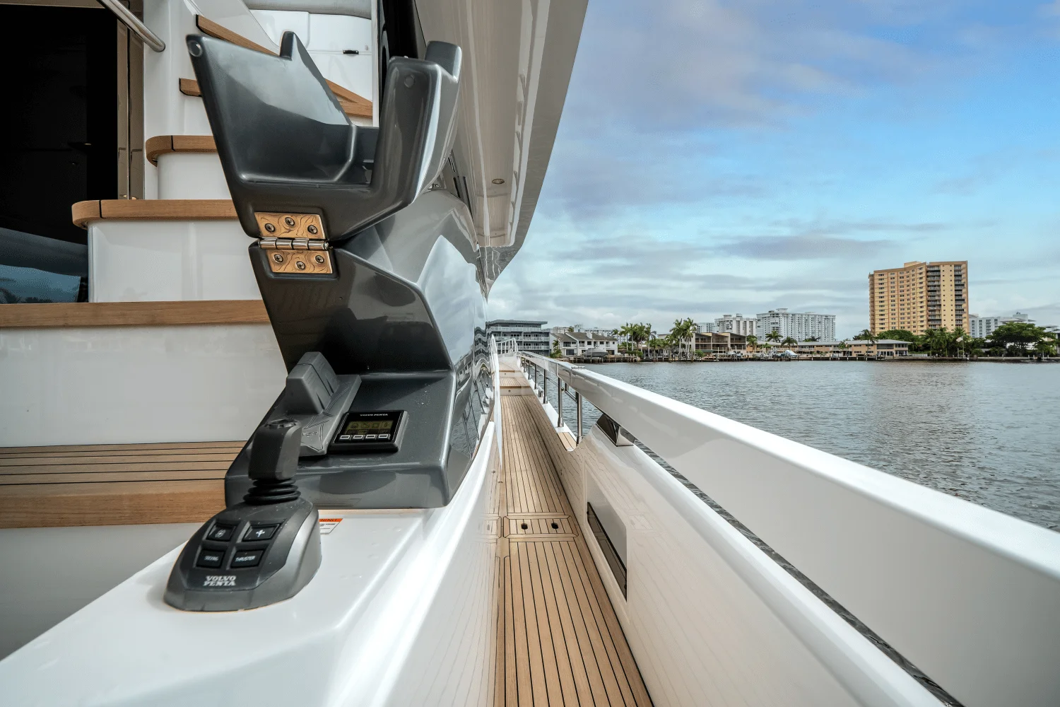 2026 Azimut Fly 78 Image Thumbnail #15