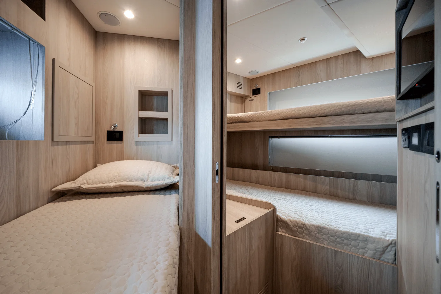 2026 Azimut Fly 78 Image Thumbnail #74