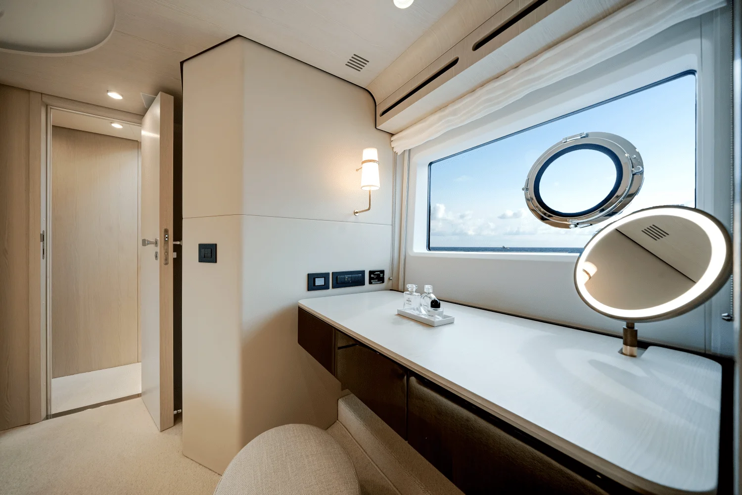 2026 Azimut Fly 78 Image Thumbnail #46