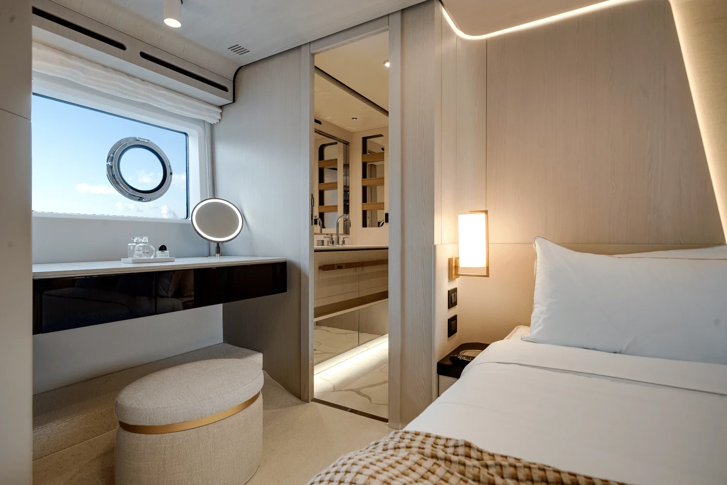 2026 Azimut Fly 78 Image Thumbnail #42