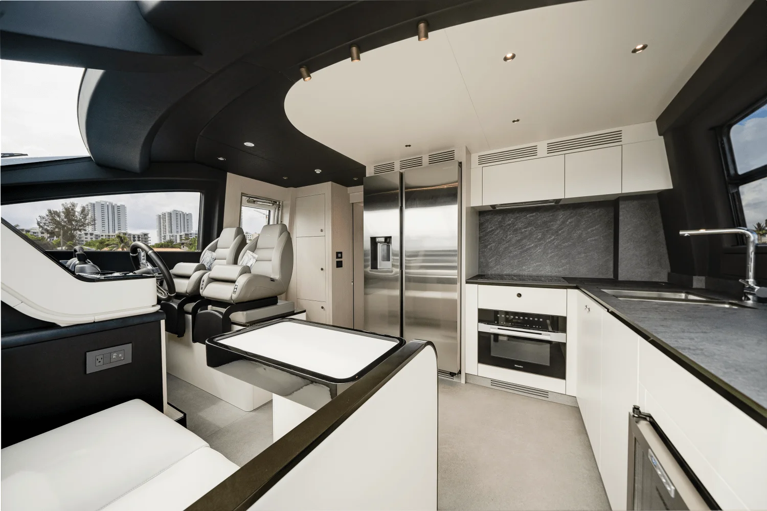 2026 Azimut Fly 78 Image Thumbnail #70