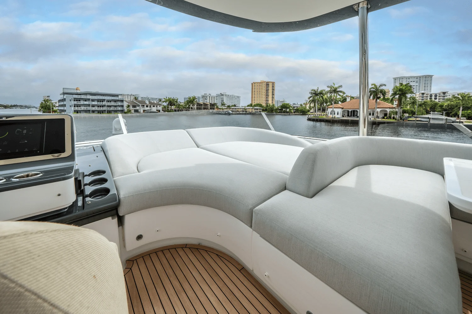 2026 Azimut Fly 78 Image Thumbnail #24