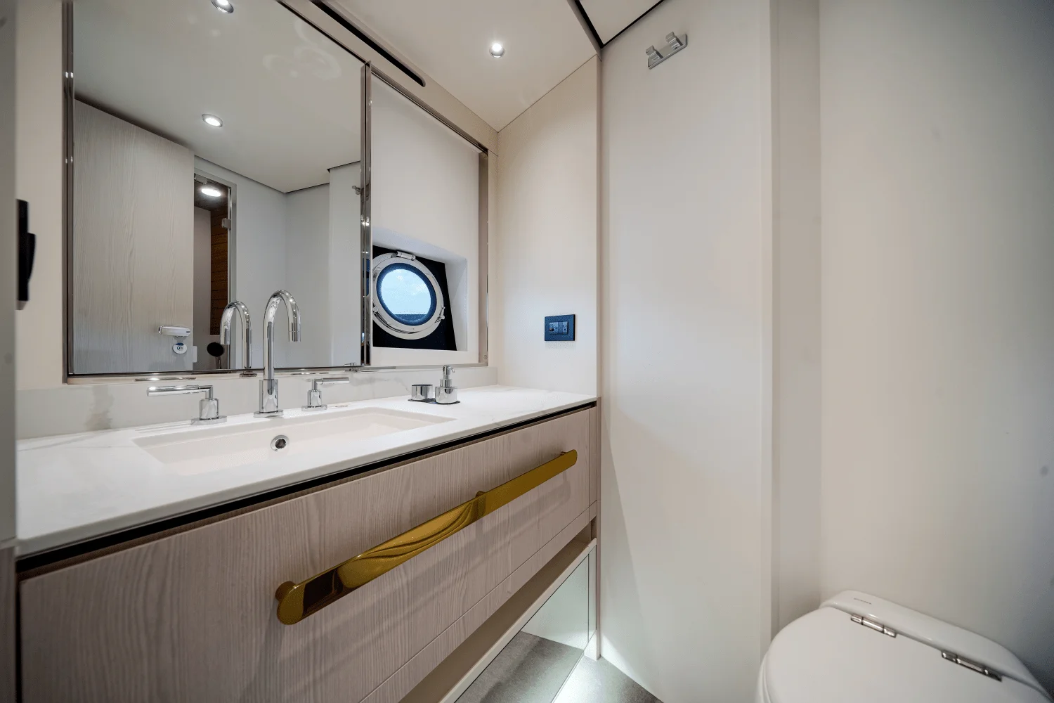 2026 Azimut Fly 78 Image Thumbnail #53